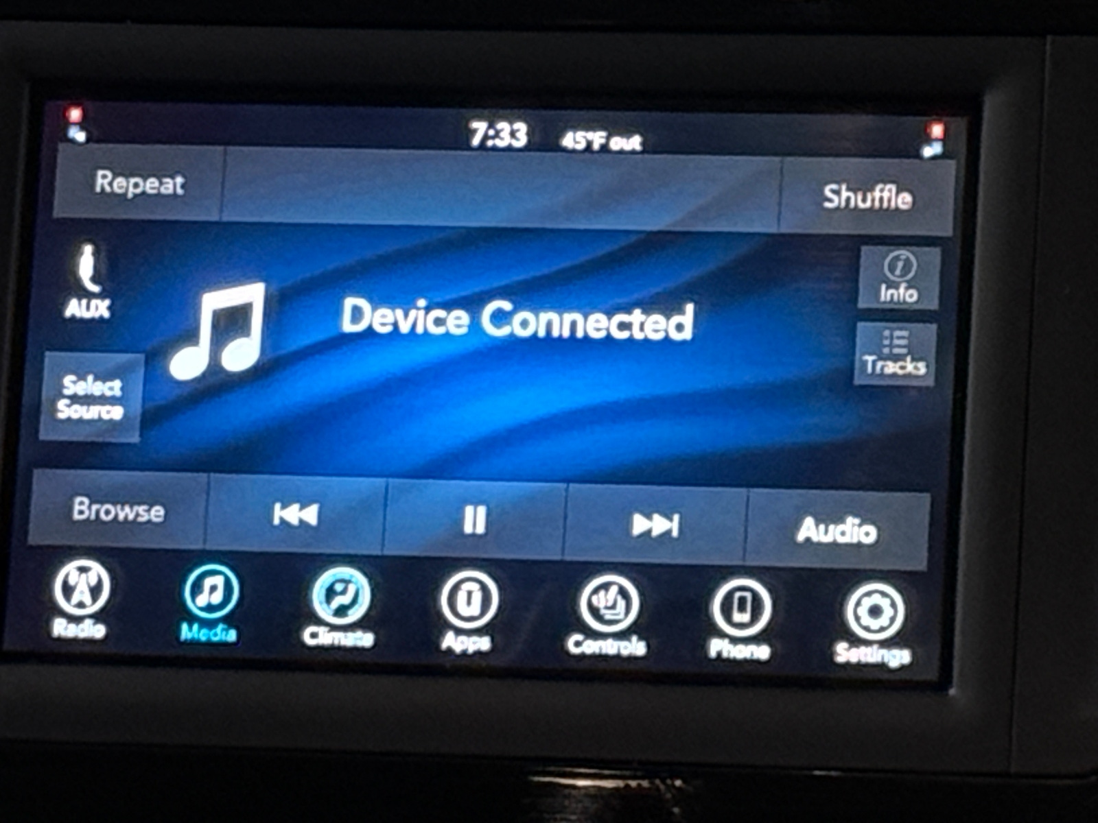 Thumbnail: 2020 Chrysler Voyager - 4