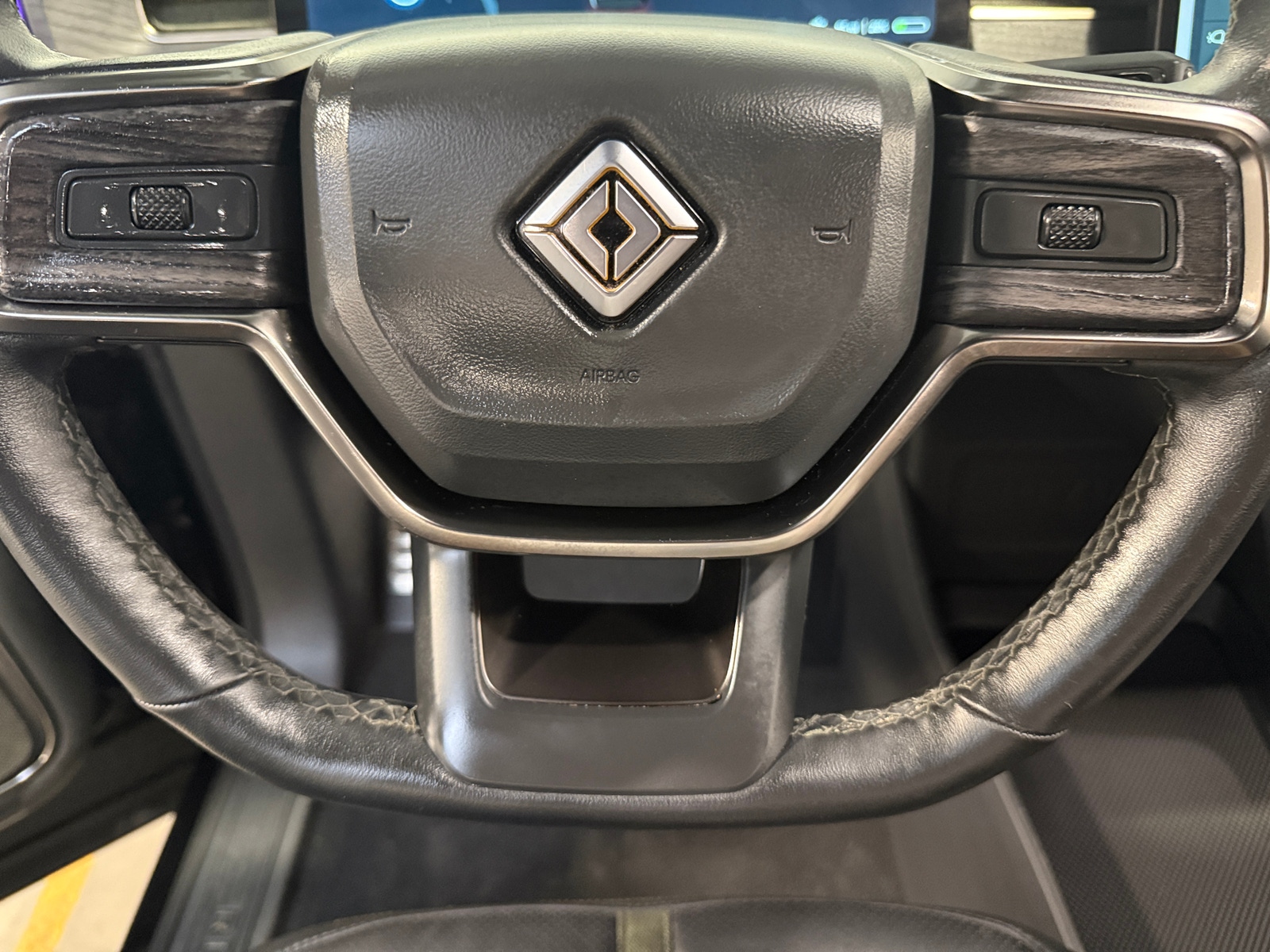 Thumbnail: 2023 Rivian R1S - 4