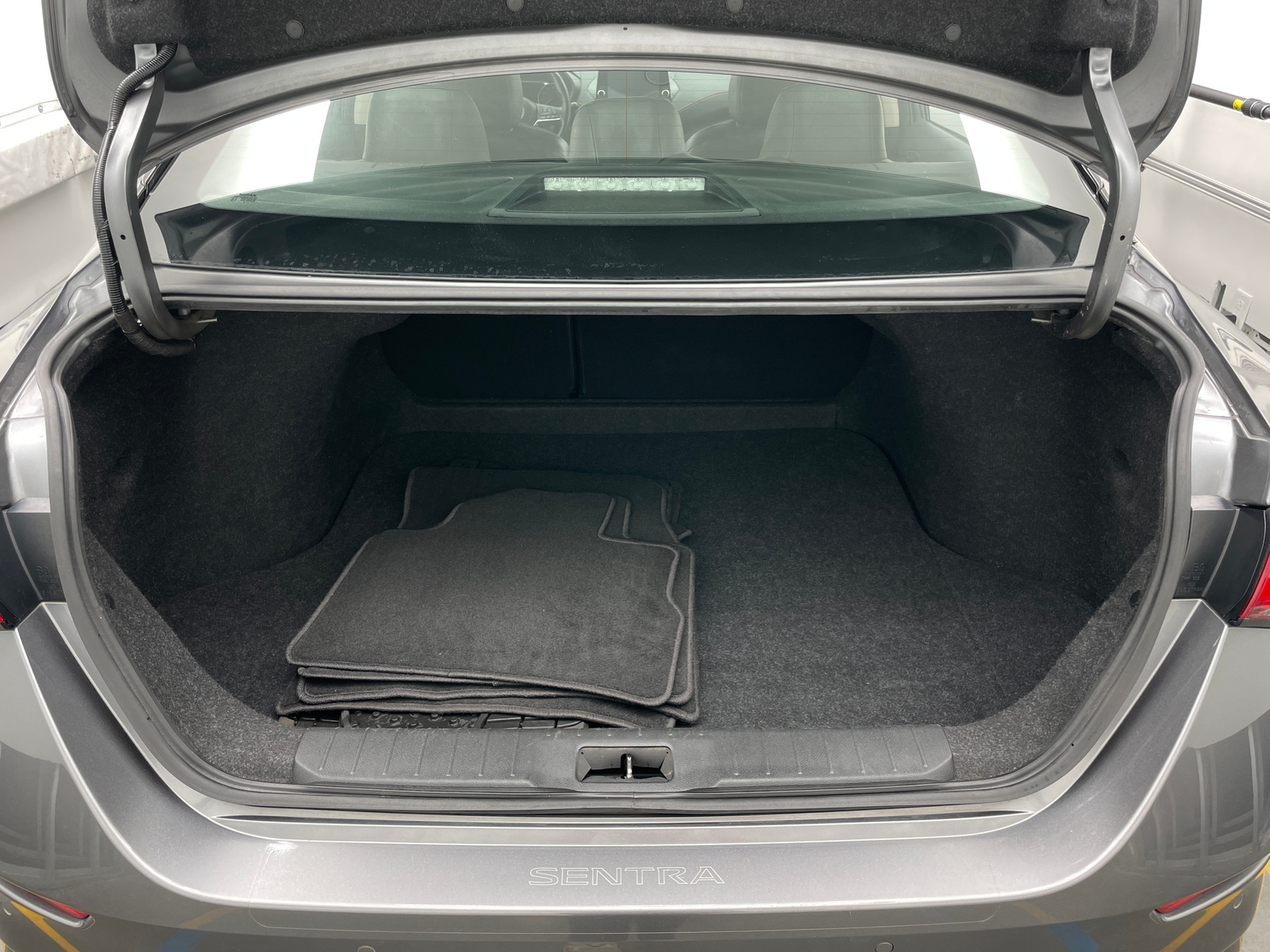 Thumbnail: 2021 Nissan Sentra - 6