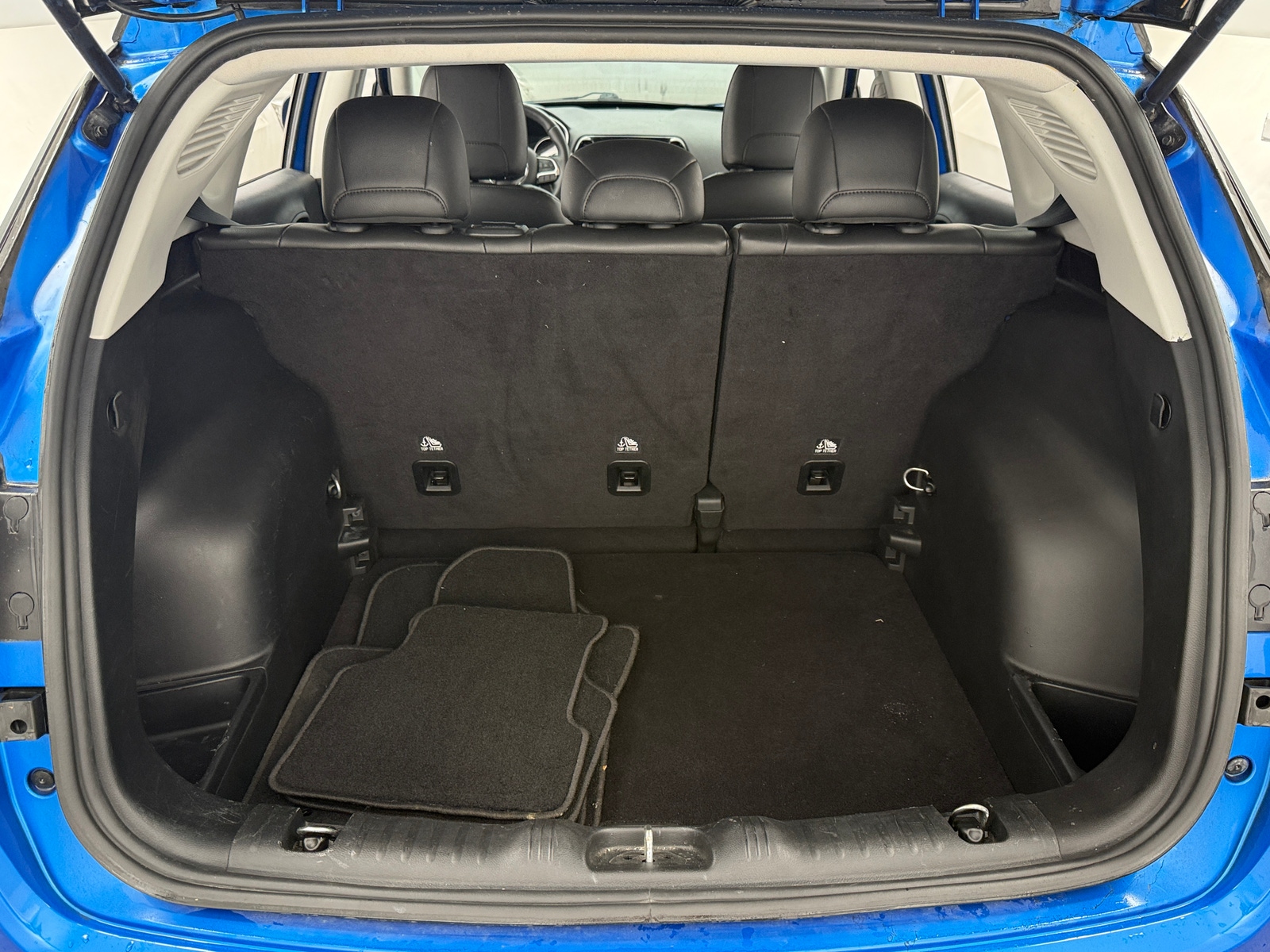 Thumbnail: 2018 Jeep Compass - 6