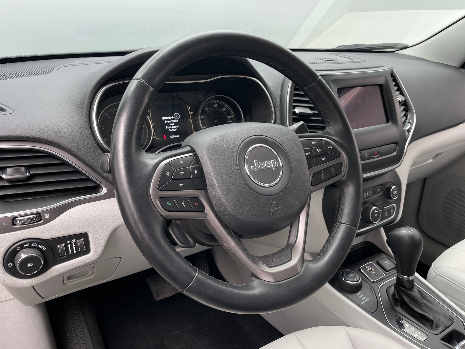 Thumbnail: 2020 Jeep Cherokee - 5