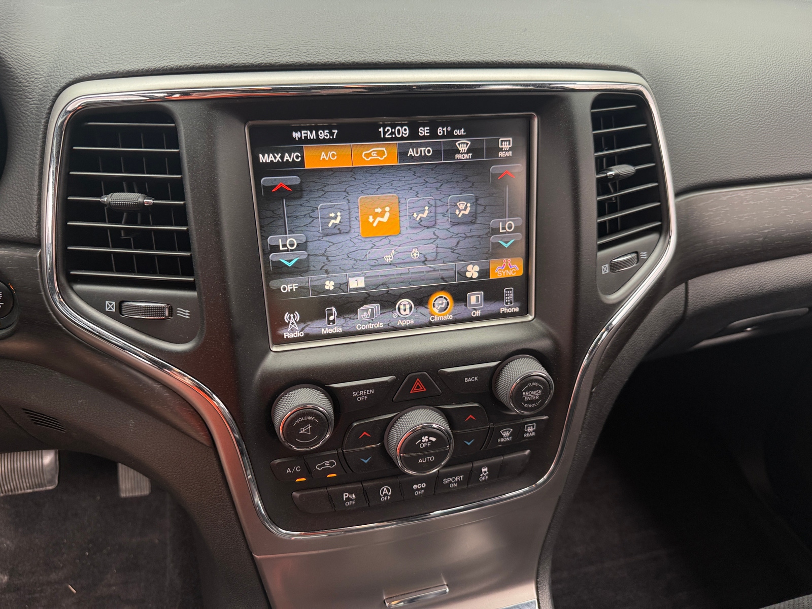 Thumbnail: 2017 Jeep Grand Cherokee - 3