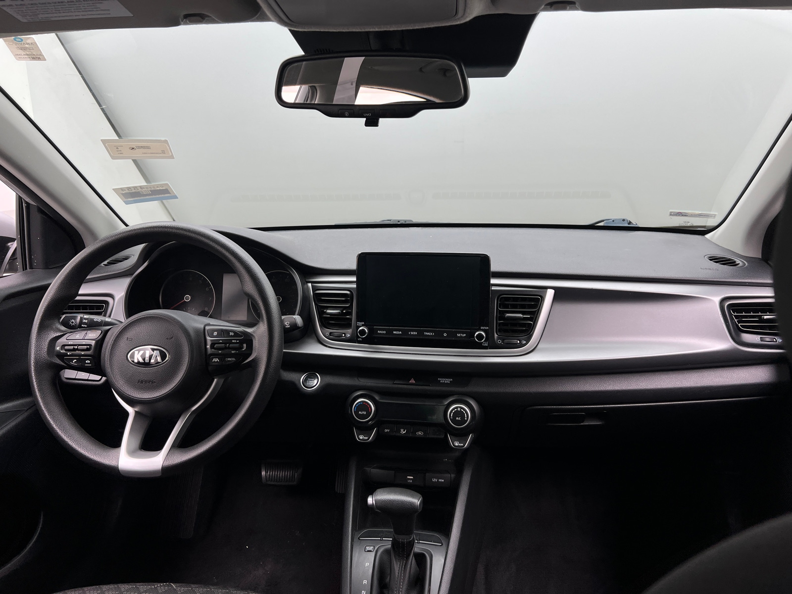 Thumbnail: 2021 Kia Rio - 3