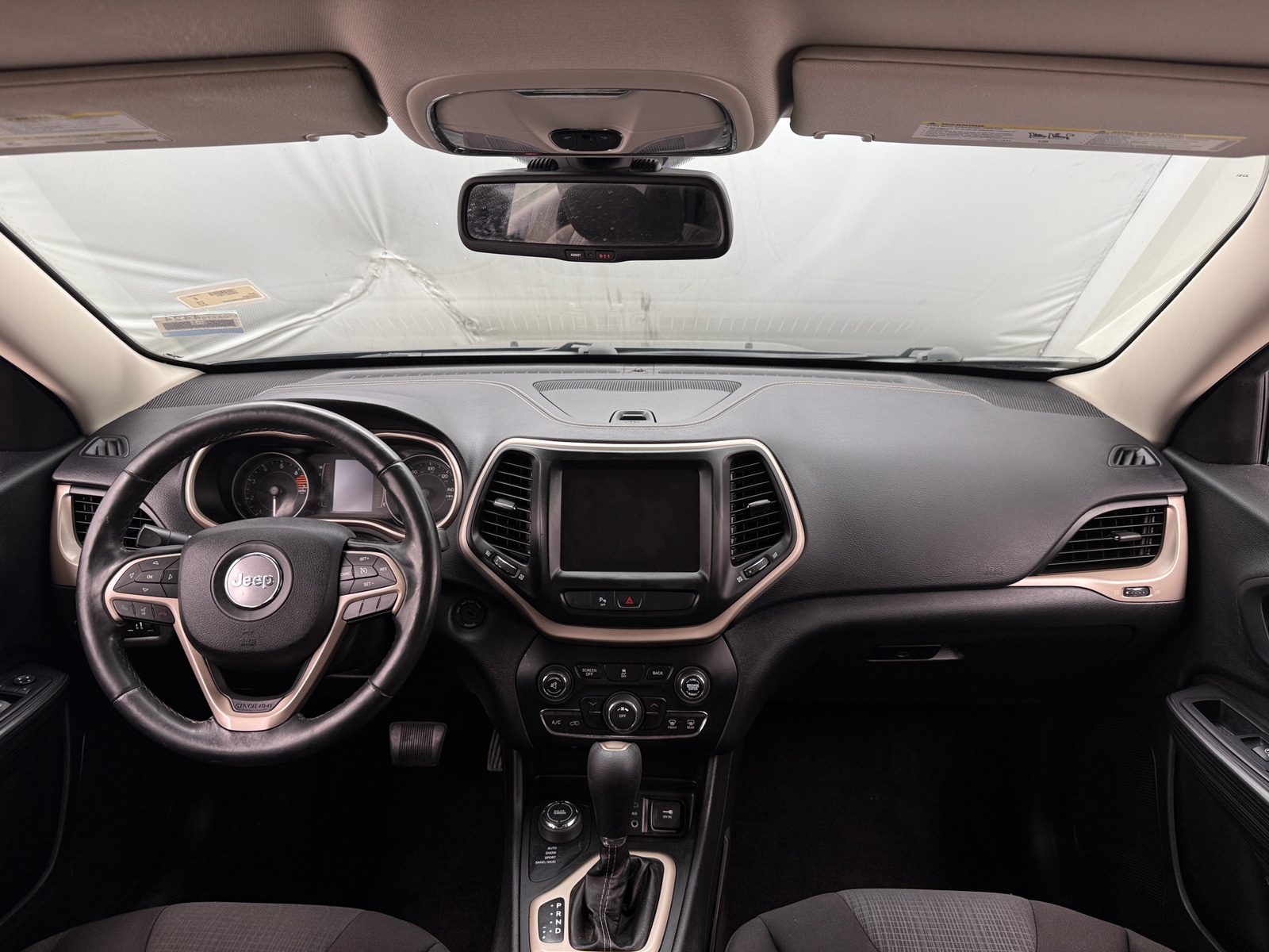 Thumbnail: 2017 Jeep Cherokee - 3