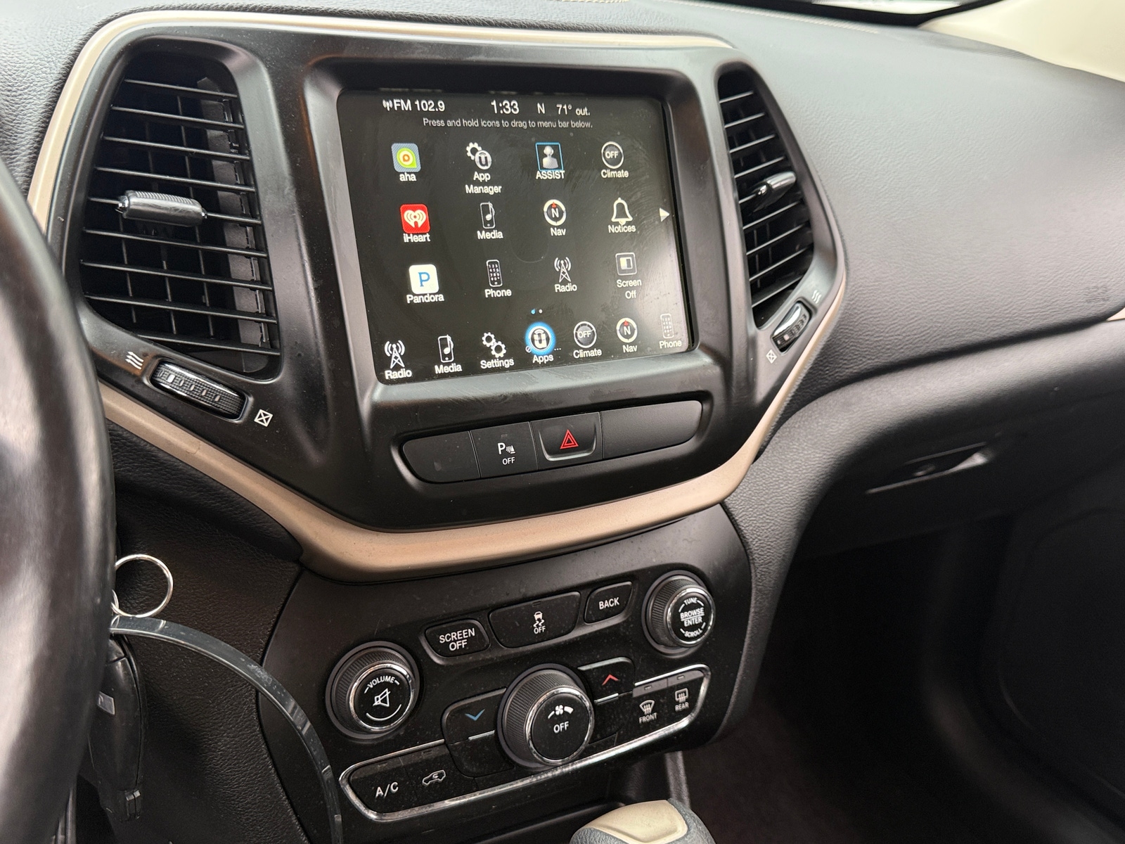 Thumbnail: 2017 Jeep Cherokee - 4