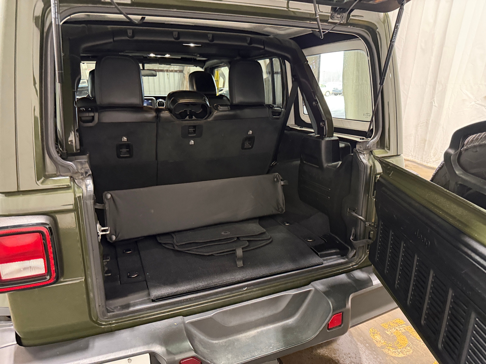 Thumbnail: 2021 Jeep Wrangler - 6