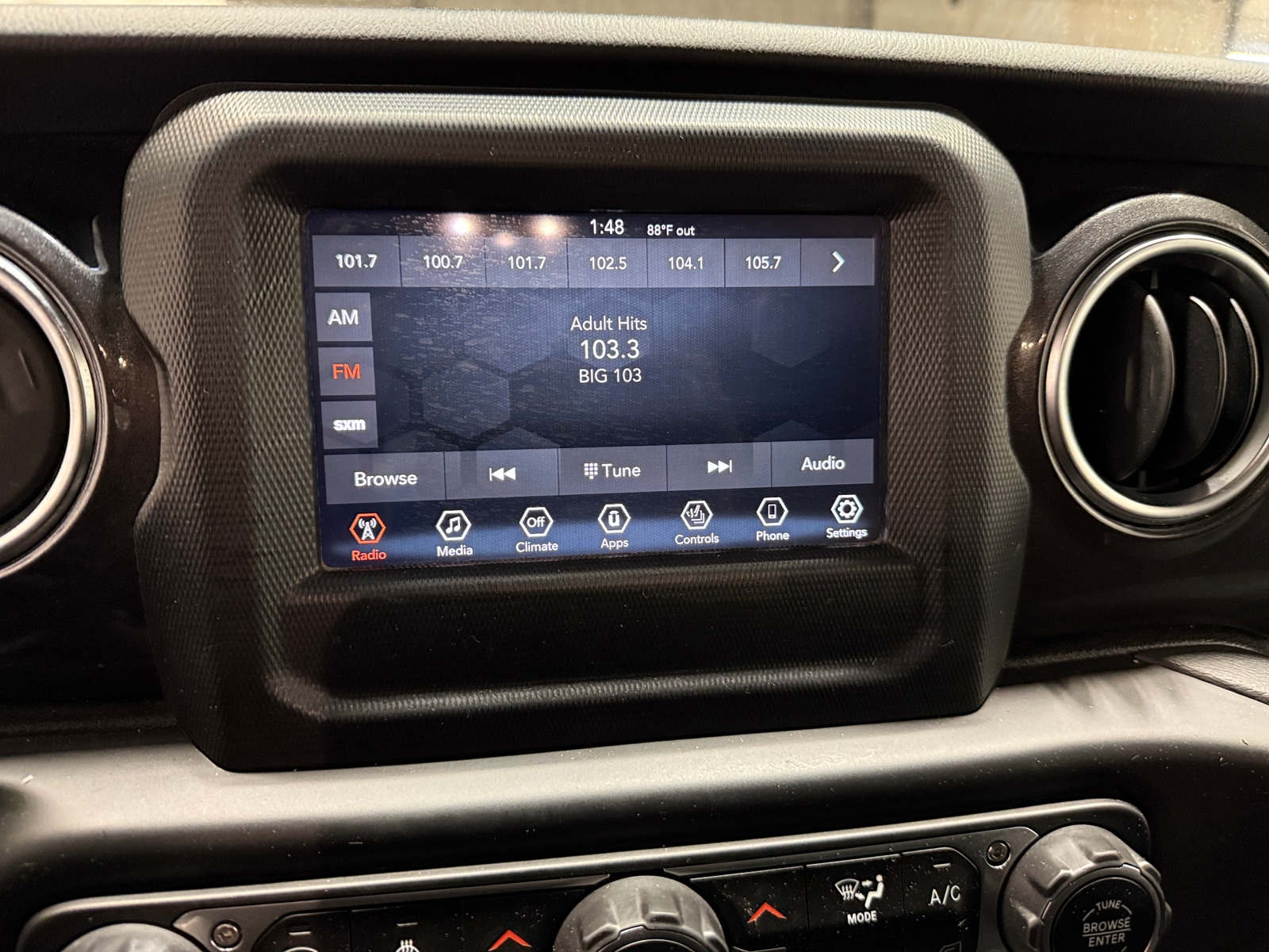 Thumbnail: 2021 Jeep Wrangler - 3