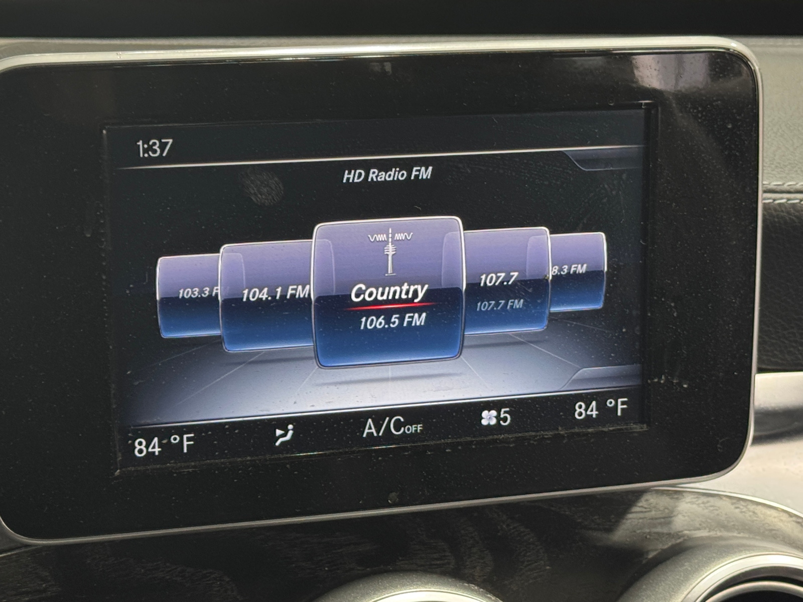 Thumbnail: 2017 Mercedes-Benz C-Class - 3