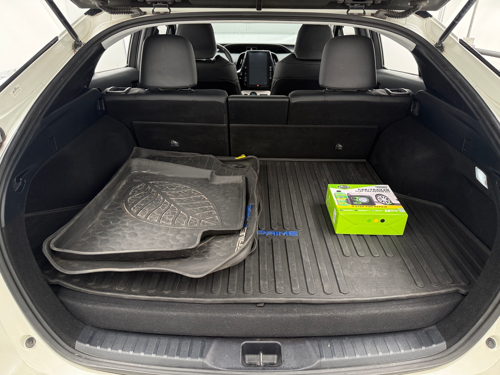 Thumbnail: 2017 Toyota Prius Prime - 6