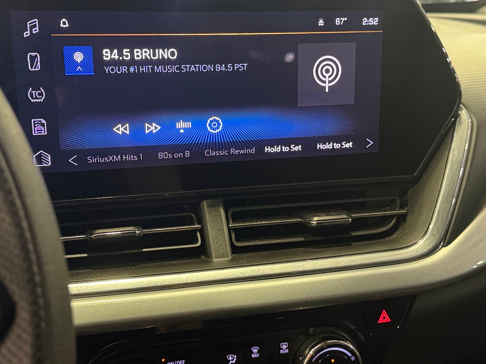 Thumbnail: 2025 Chevrolet Trax - 4