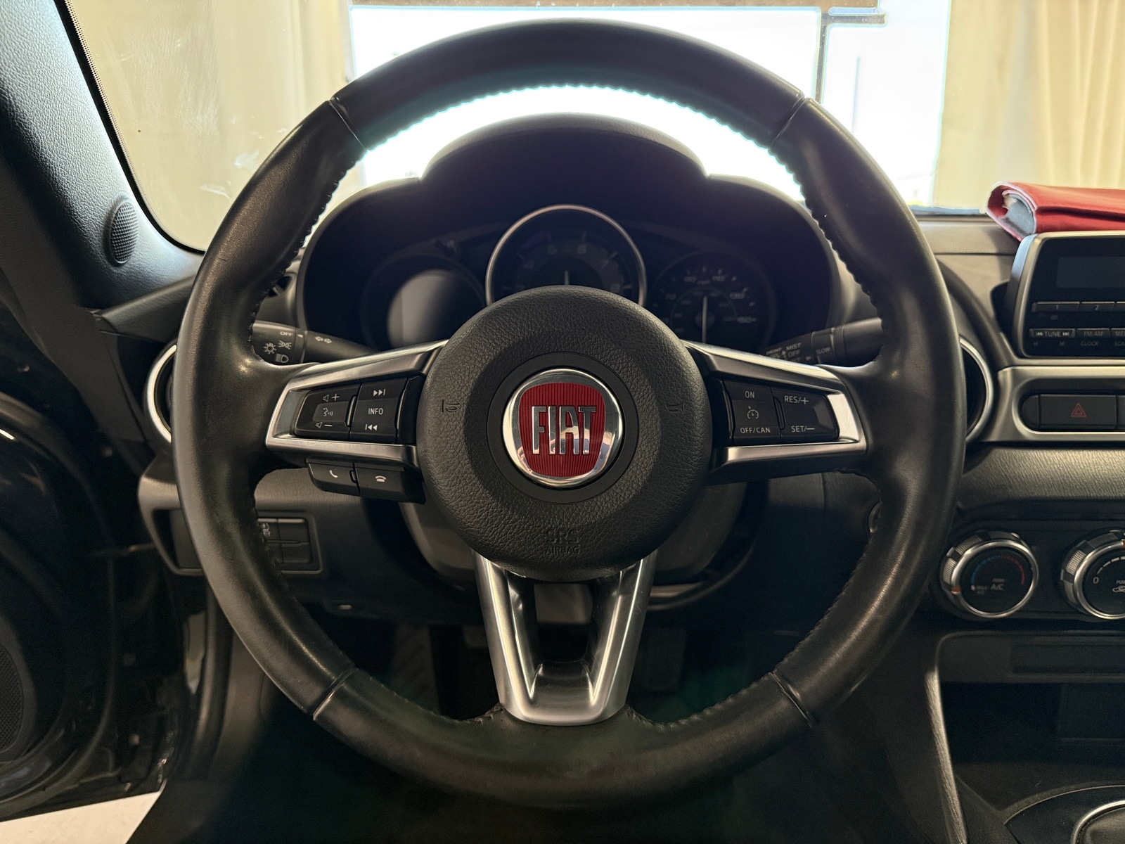 Thumbnail: 2018 Fiat 124 Spider - 5