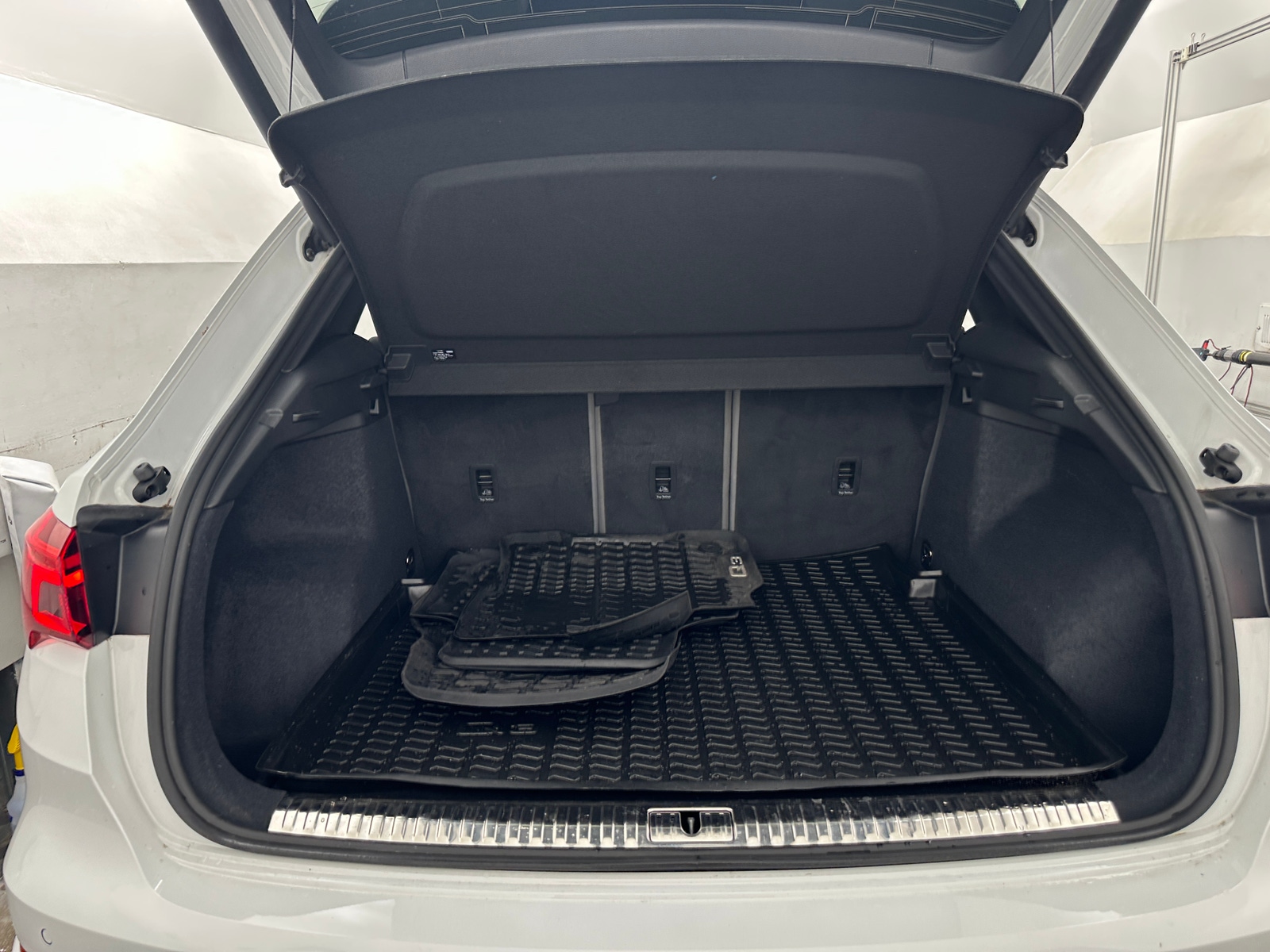 Thumbnail: 2023 Audi Q3 - 6