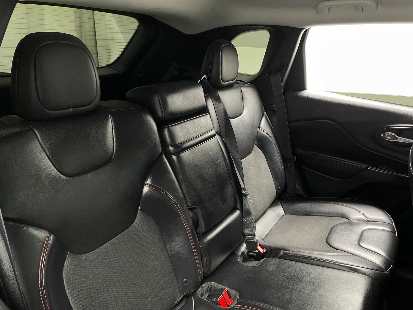 Thumbnail: 2019 Jeep Cherokee - 5