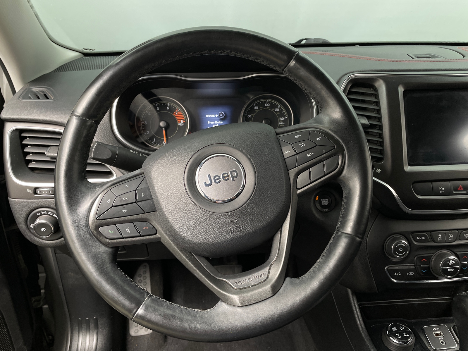 Thumbnail: 2019 Jeep Cherokee - 4