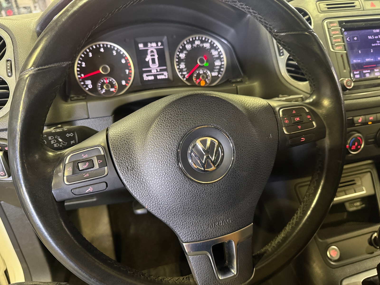 Thumbnail: 2016 Volkswagen Tiguan - 4