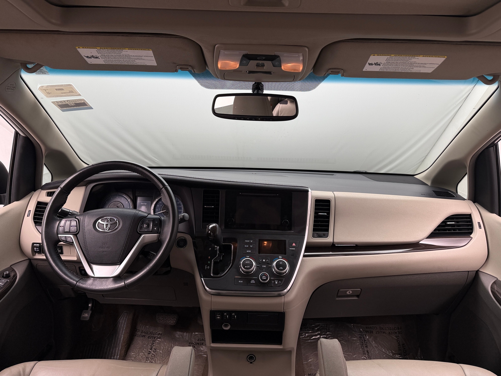 Thumbnail: 2017 Toyota Sienna - 2