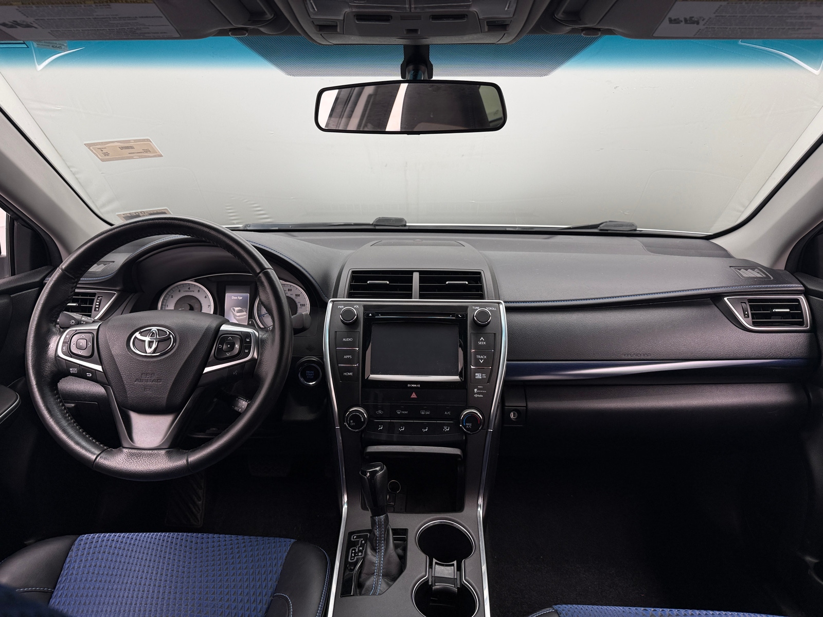 Thumbnail: 2016 Toyota Camry - 3