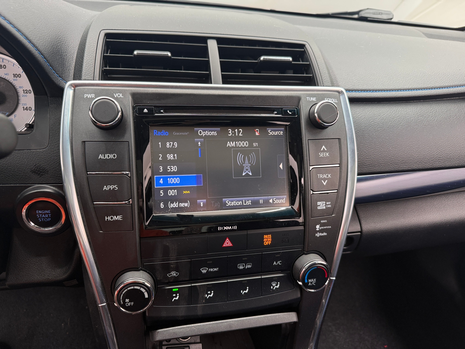 Thumbnail: 2016 Toyota Camry - 4