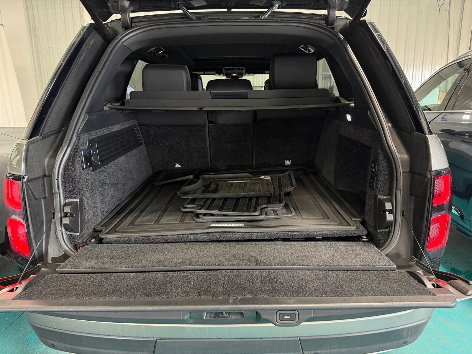 Thumbnail: 2019 Land Rover Range Rover - 6