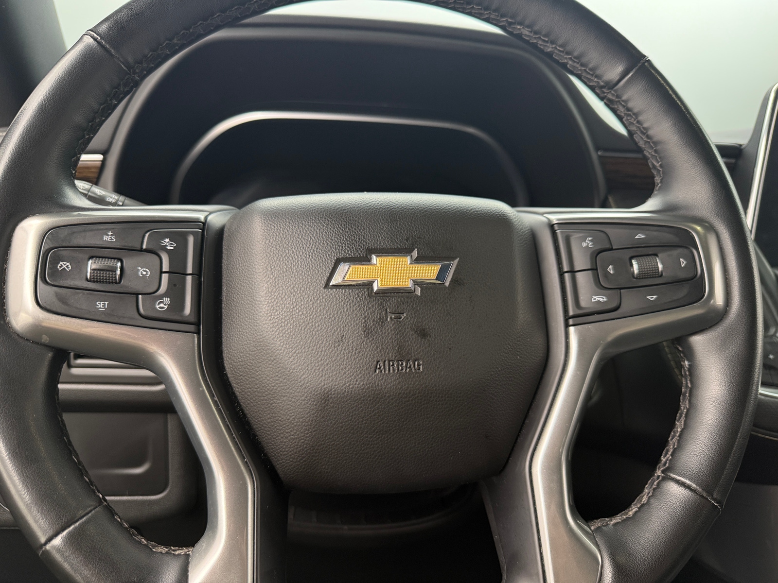 Thumbnail: 2023 Chevrolet Suburban - 4