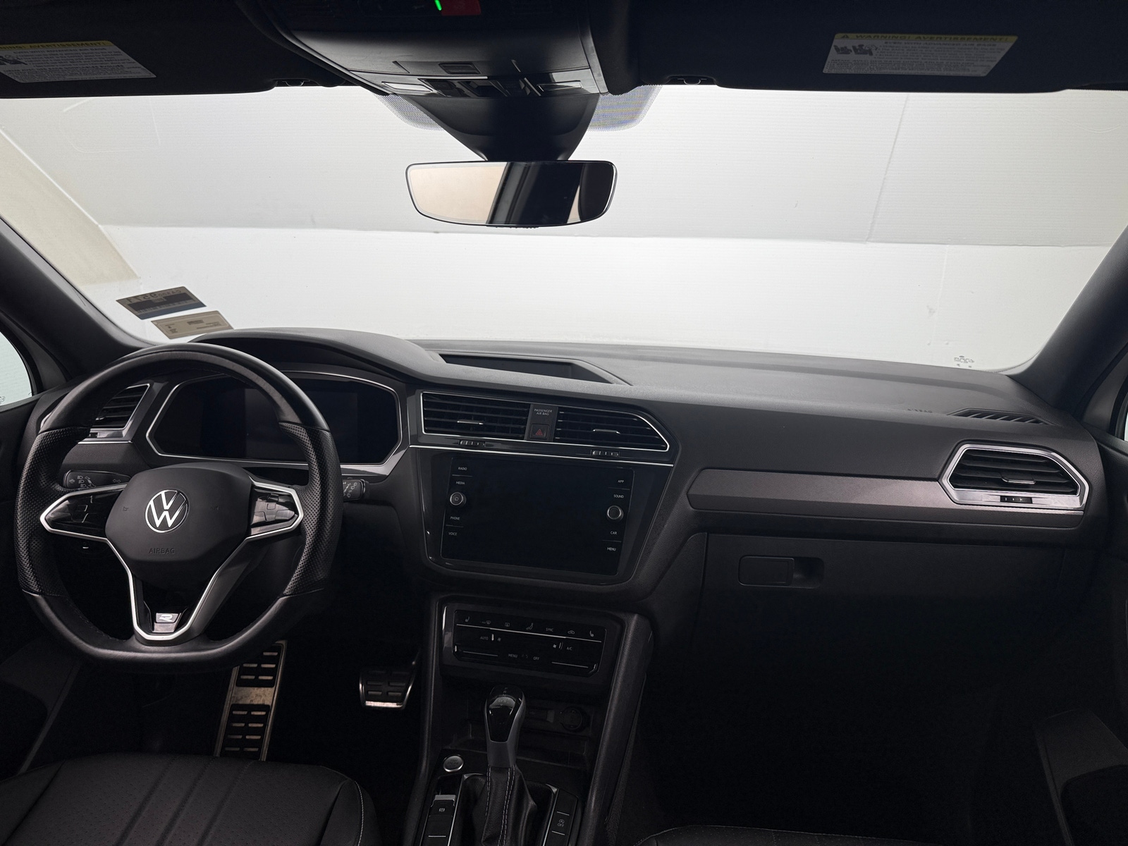 Thumbnail: 2023 Volkswagen Tiguan - 2