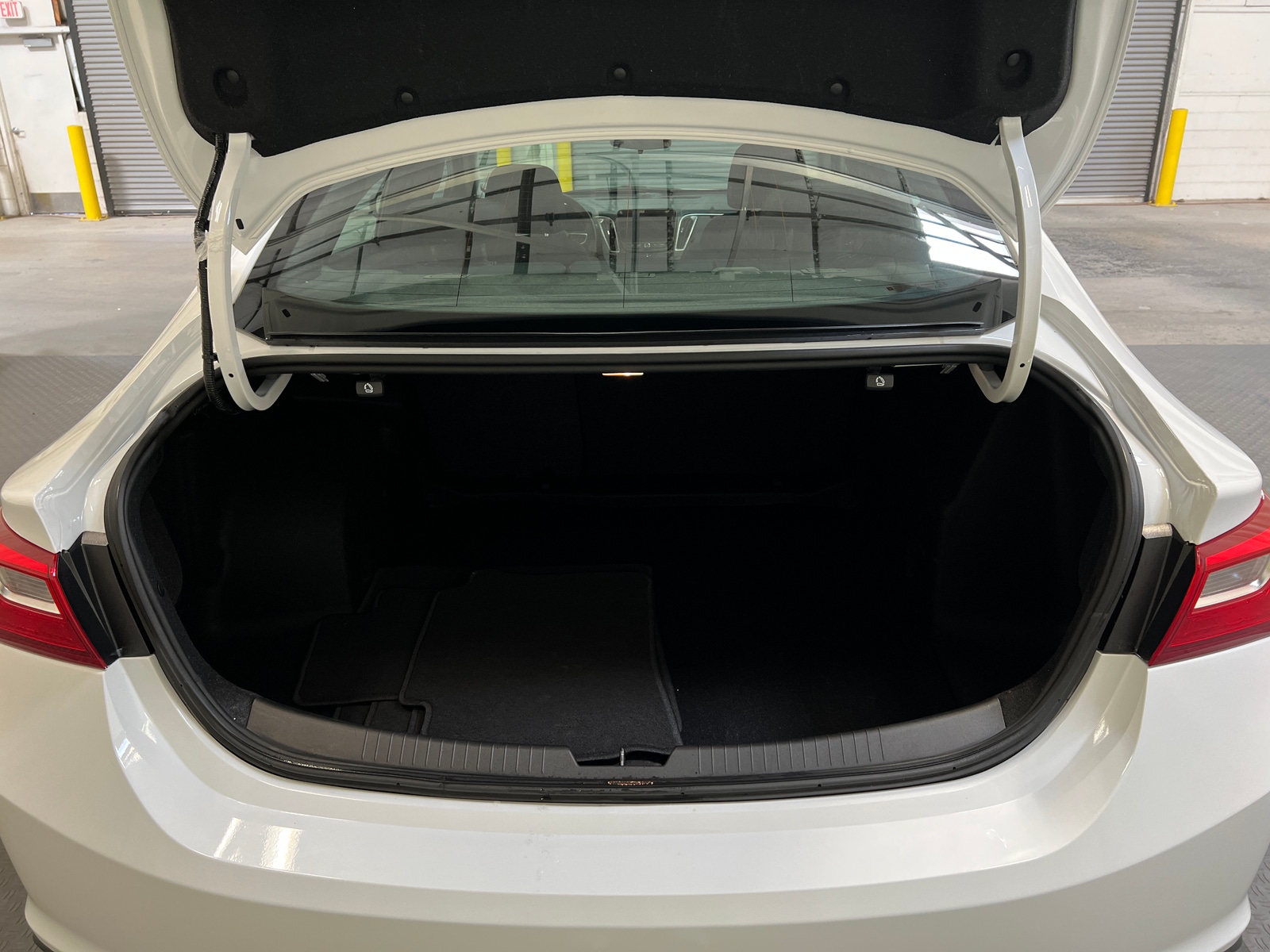 Thumbnail: 2023 Chevrolet Malibu - 7