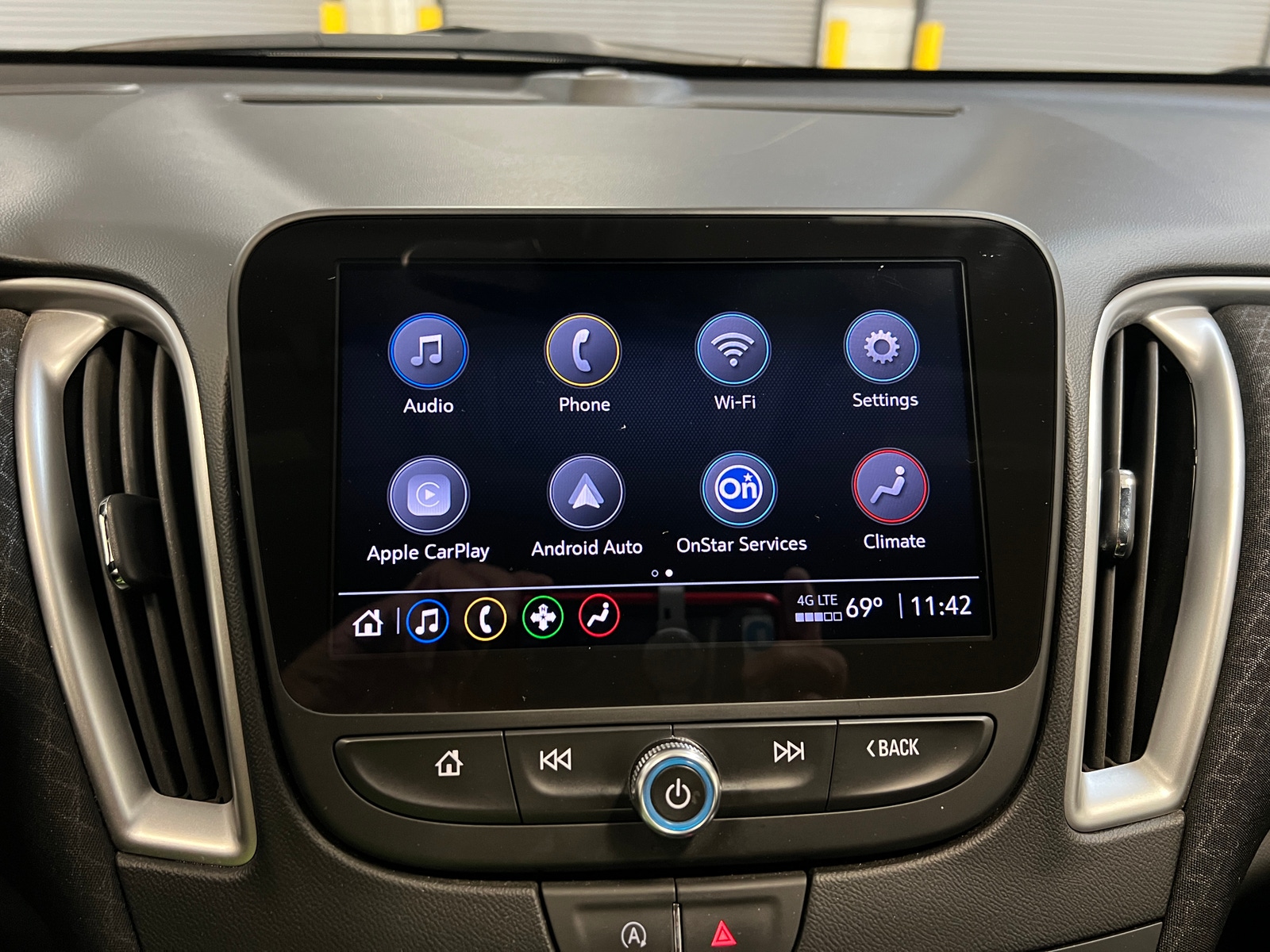 Thumbnail: 2023 Chevrolet Malibu - 4