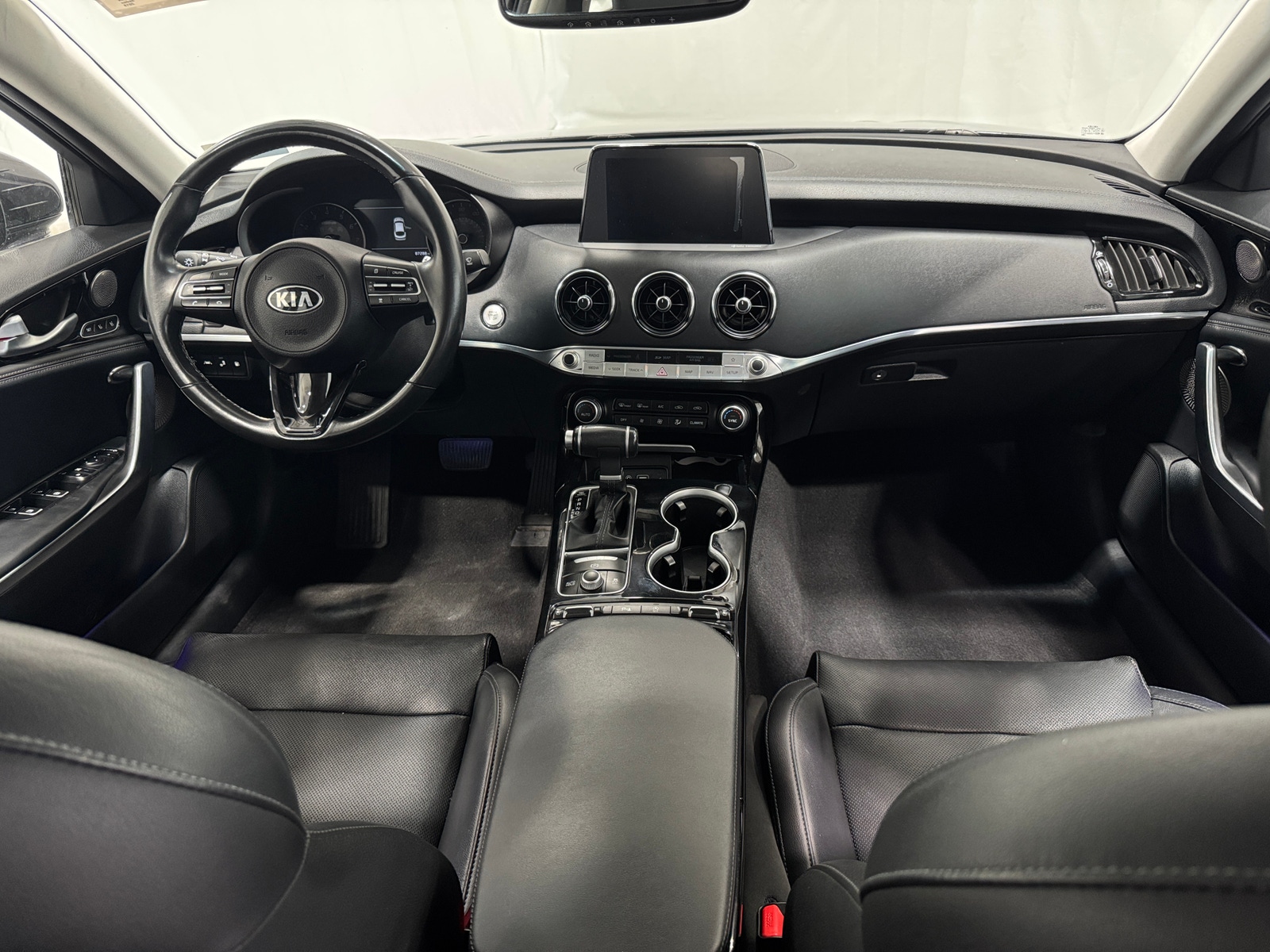 Thumbnail: 2019 Kia Stinger - 2