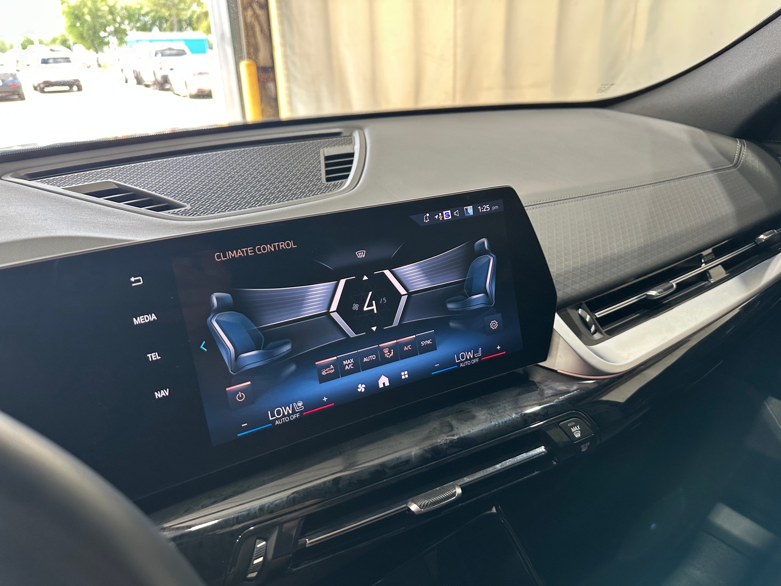 Thumbnail: 2025 BMW X2 - 3