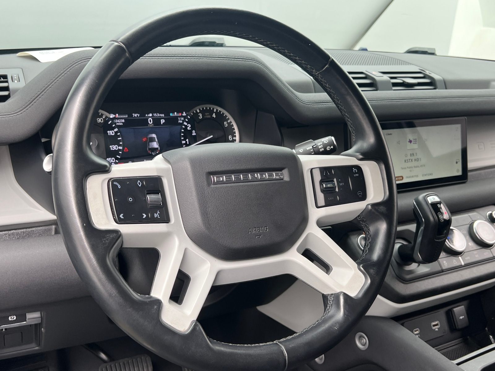 Thumbnail: 2023 Land Rover Defender - 4