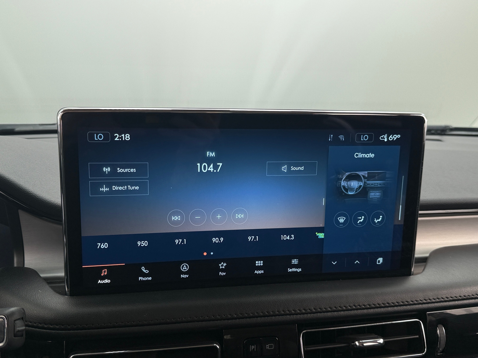 Thumbnail: 2023 Lincoln Nautilus - 3