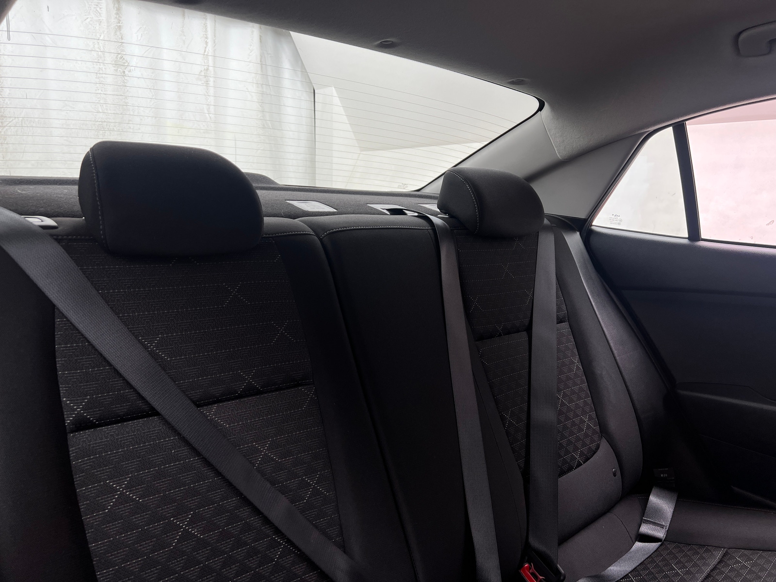 Thumbnail: 2022 Kia Rio - 6