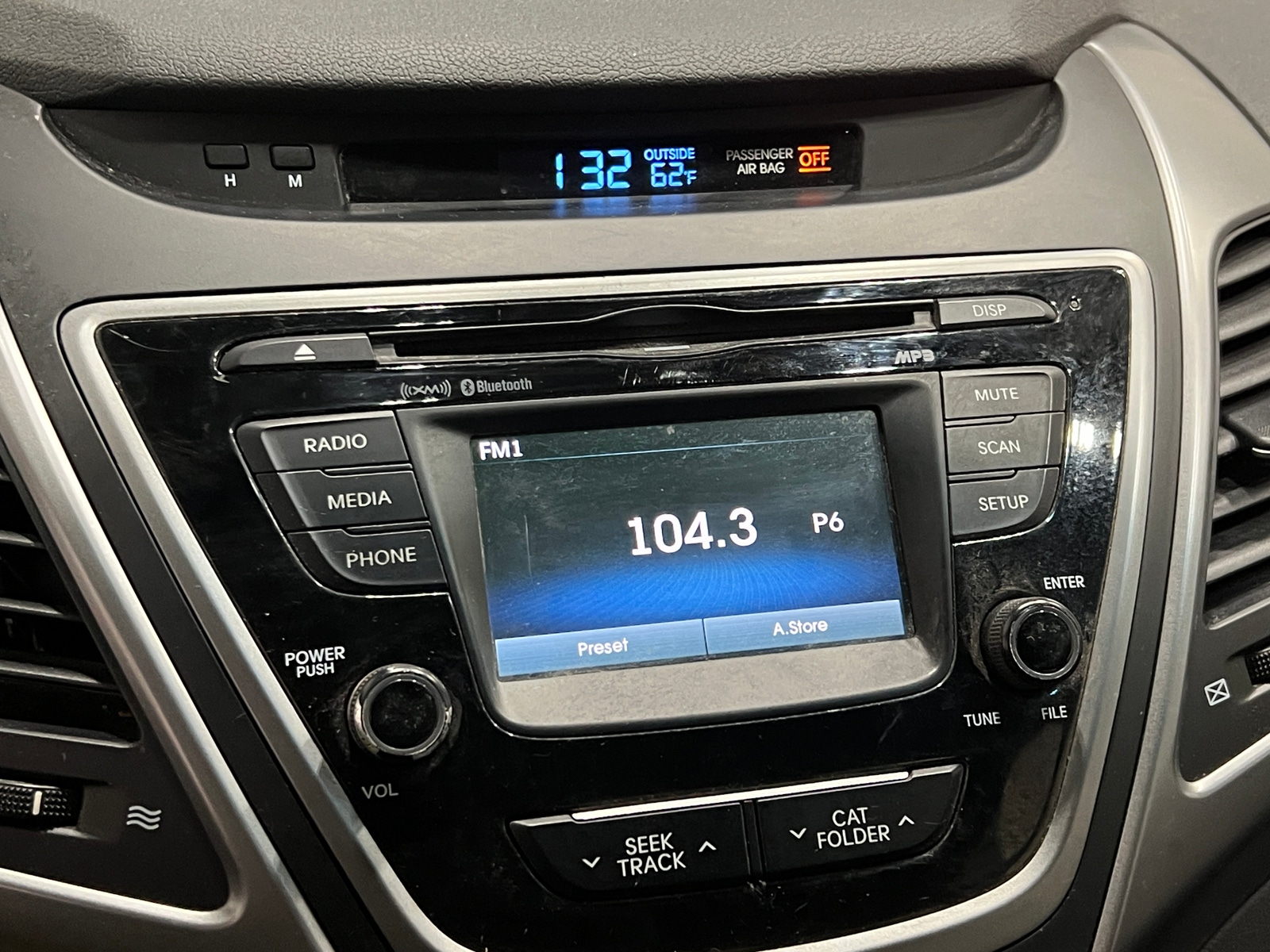 Thumbnail: 2015 Hyundai Elantra - 4