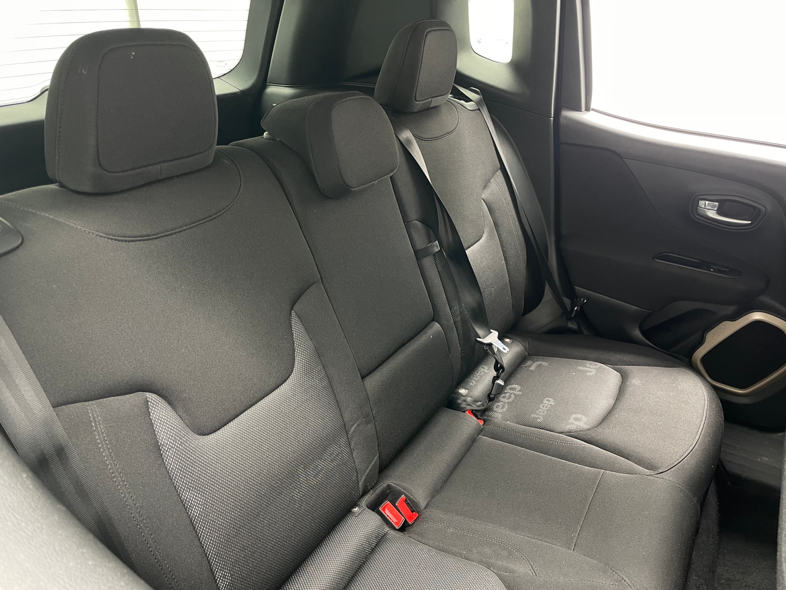 Thumbnail: 2016 Jeep Renegade - 6