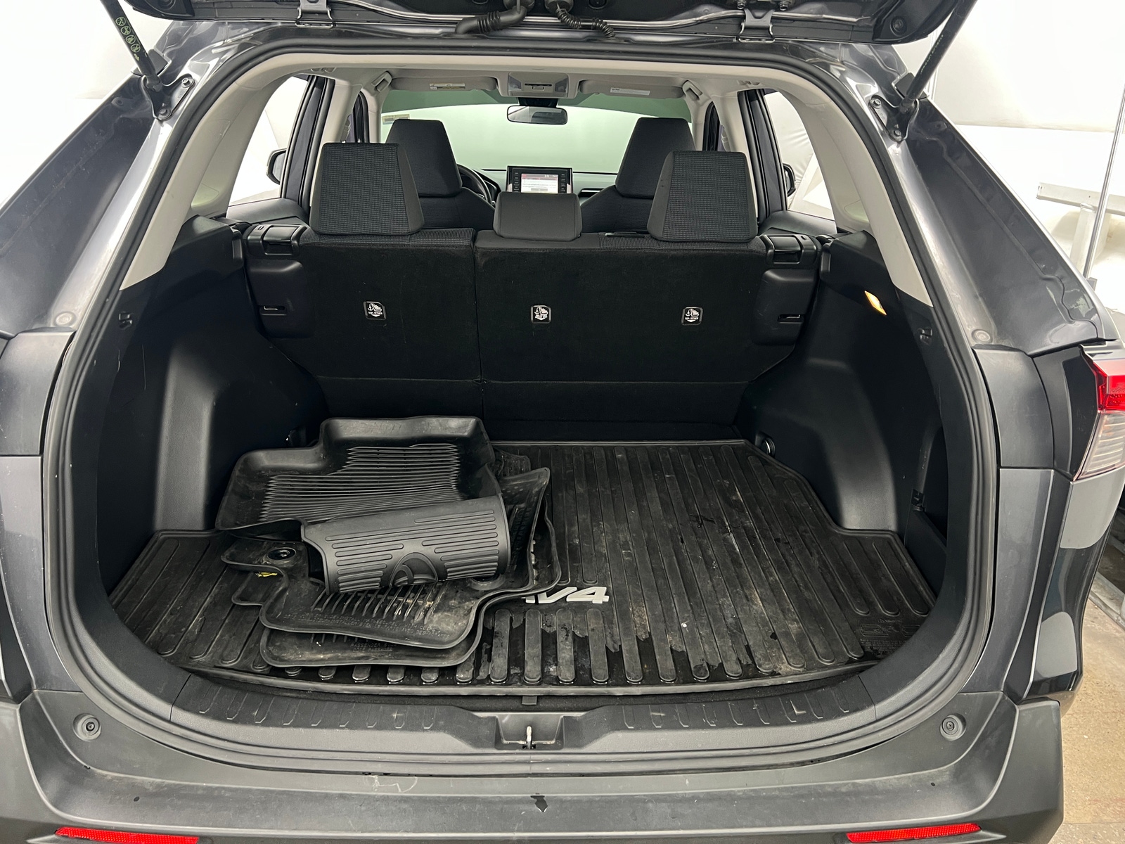 Thumbnail: 2019 Toyota RAV4 - 7