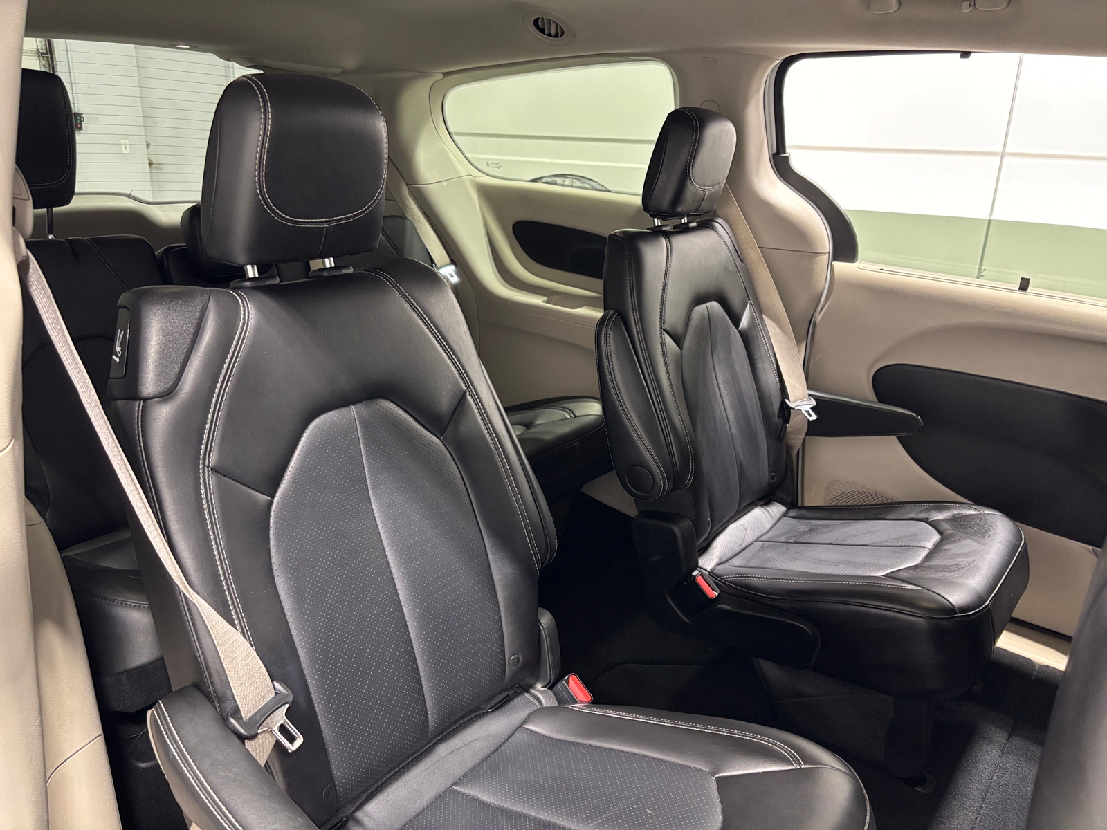 Thumbnail: 2024 Chrysler Pacifica - 5