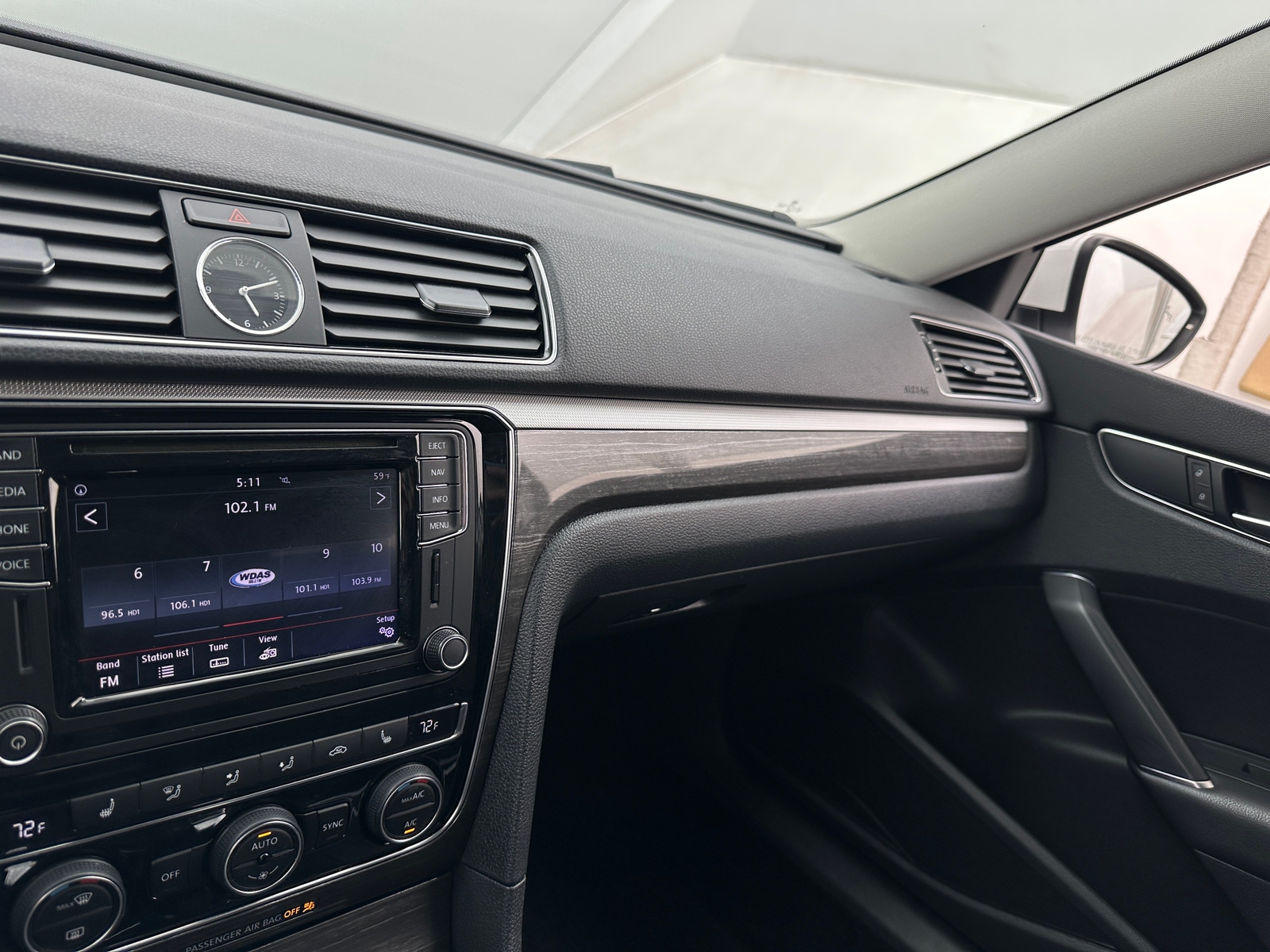 Thumbnail: 2017 Volkswagen Passat - 3