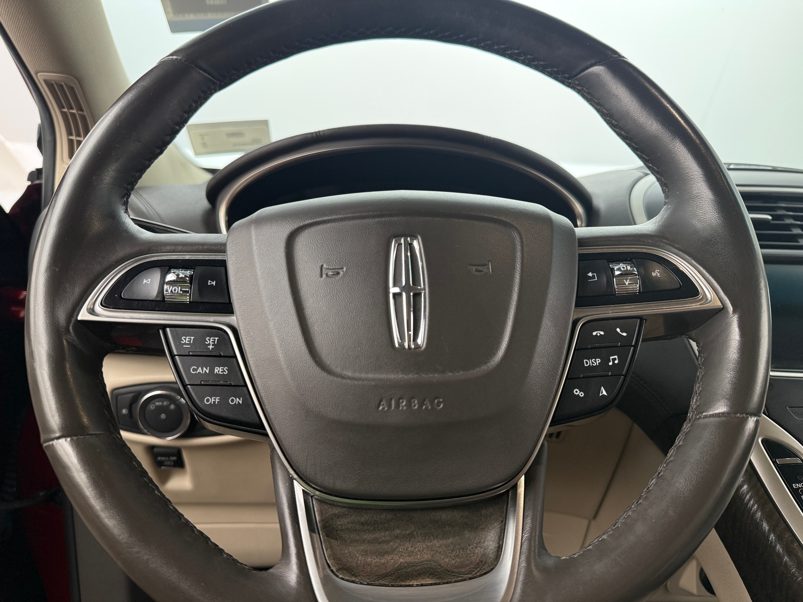 Thumbnail: 2019 Lincoln Nautilus - 4