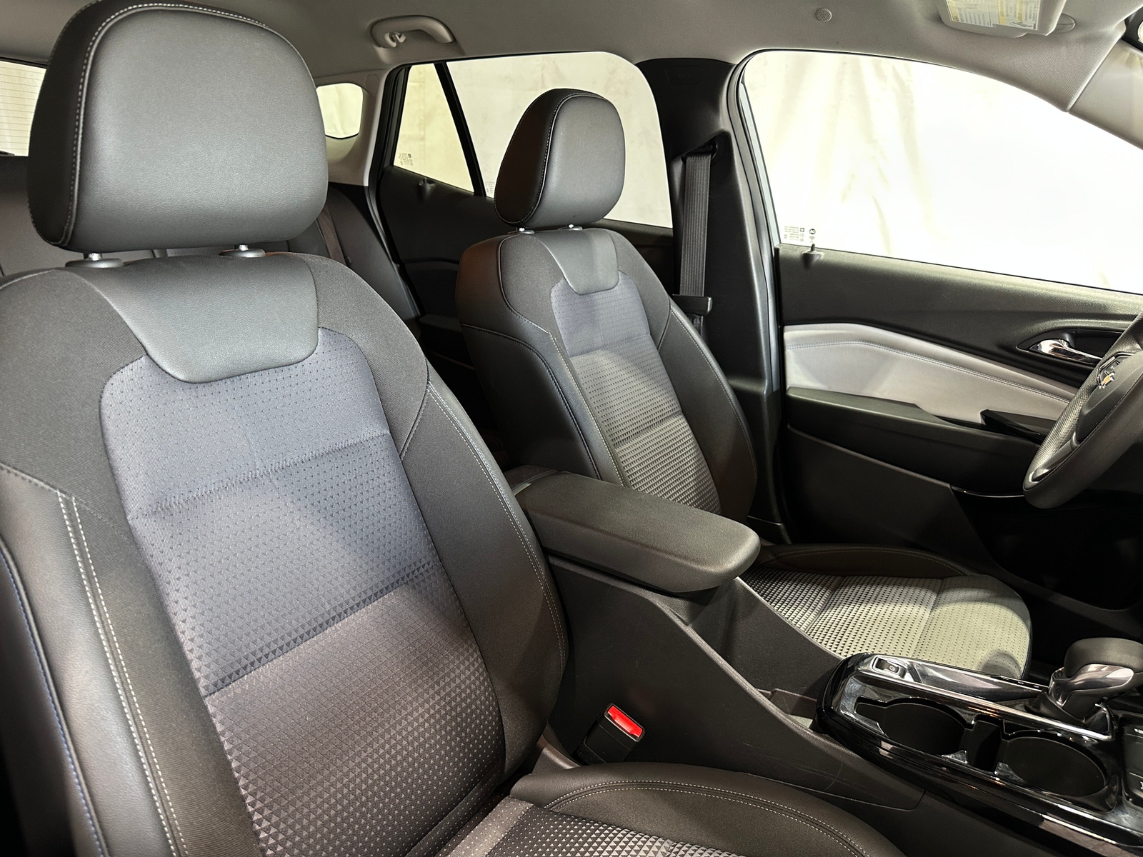 Thumbnail: 2025 Chevrolet Trax - 2