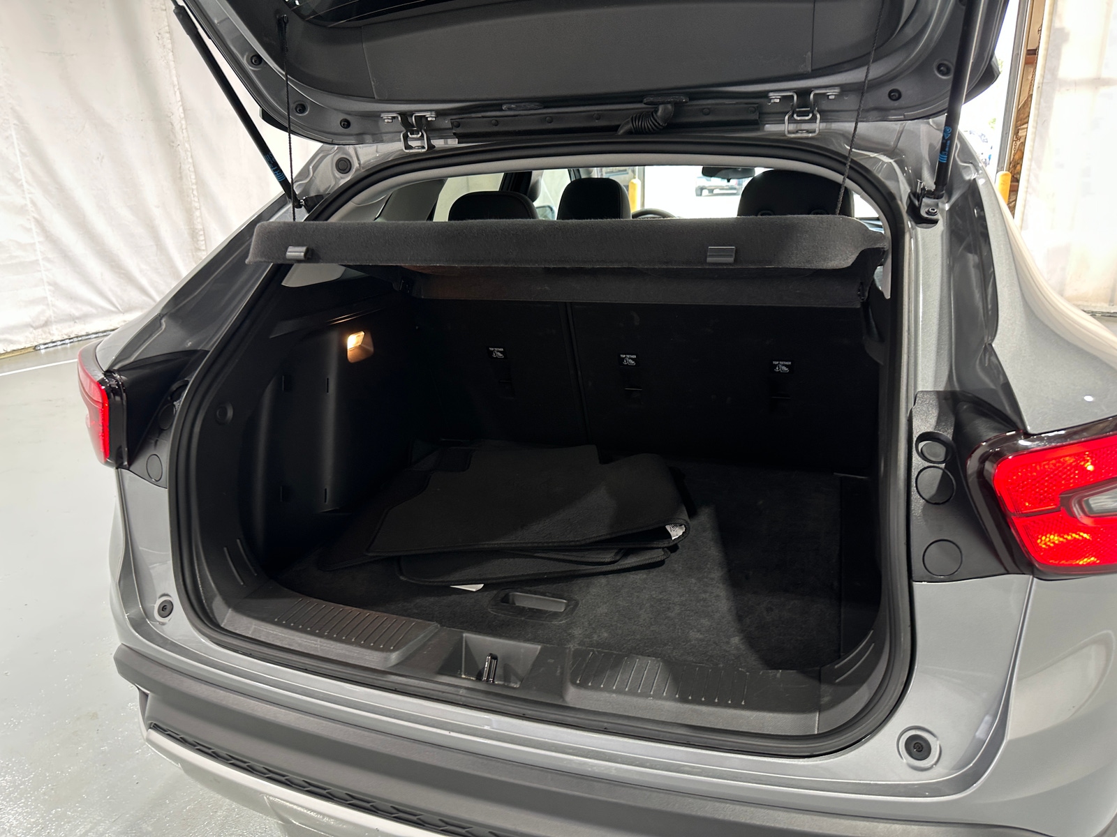 Thumbnail: 2025 Chevrolet Trax - 7