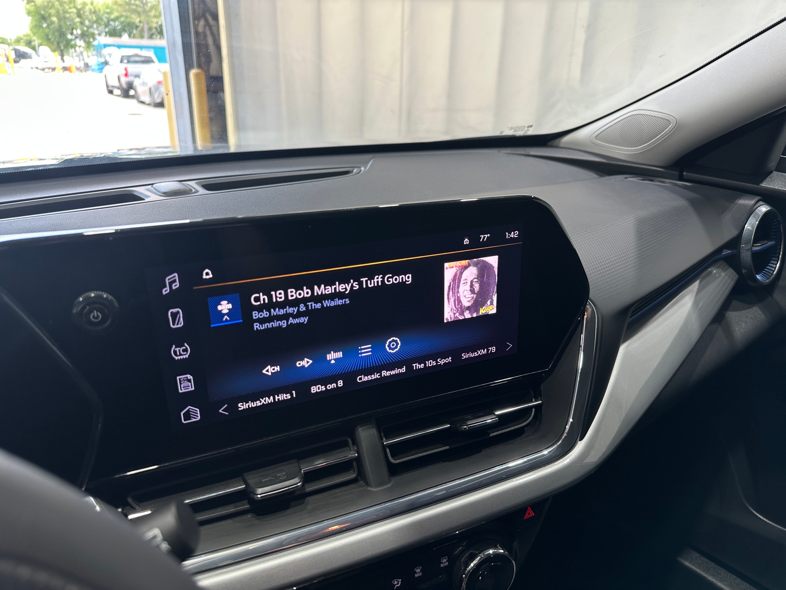 Thumbnail: 2025 Chevrolet Trax - 4