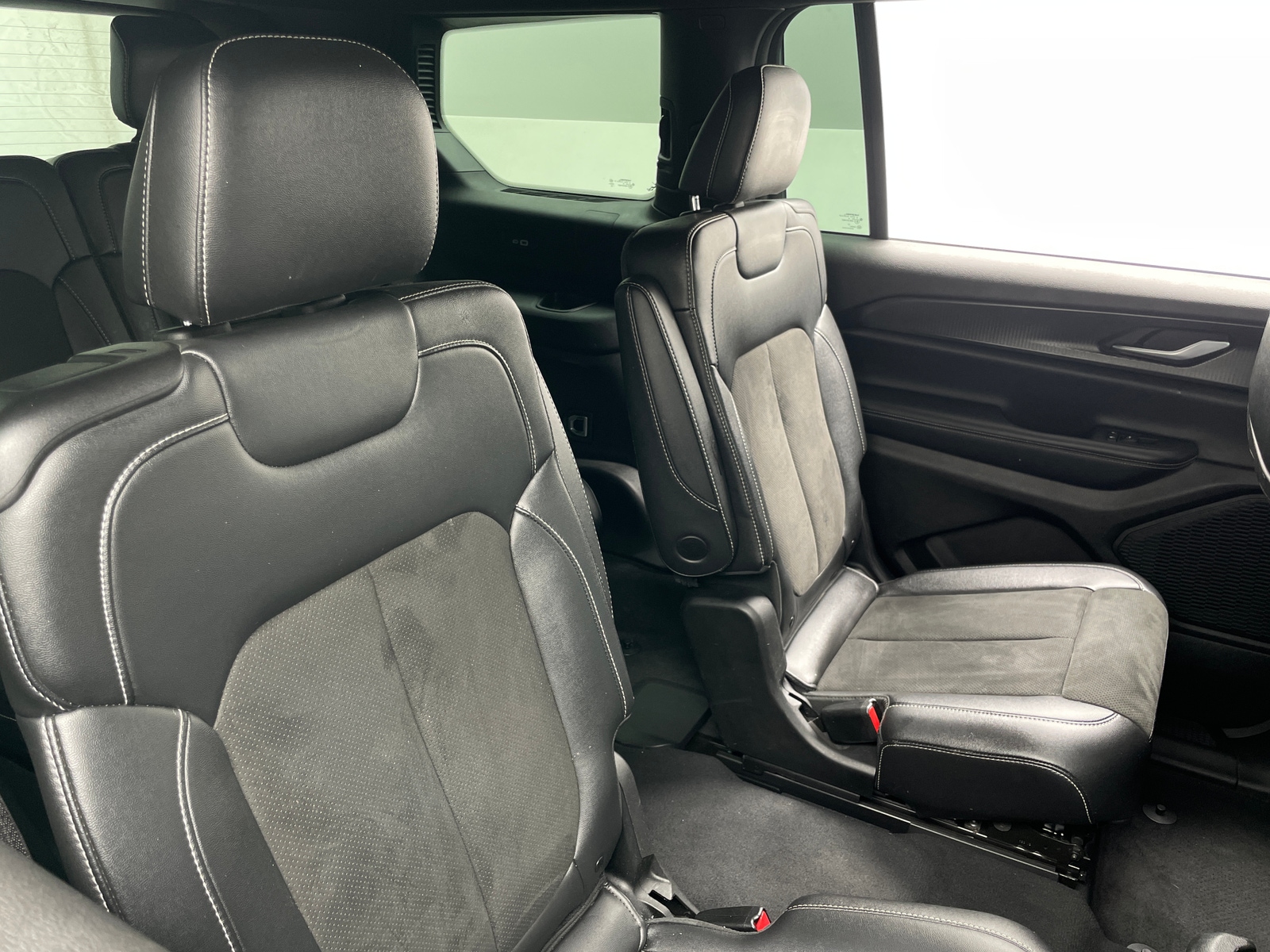 Thumbnail: 2023 Jeep Grand Cherokee L - 5