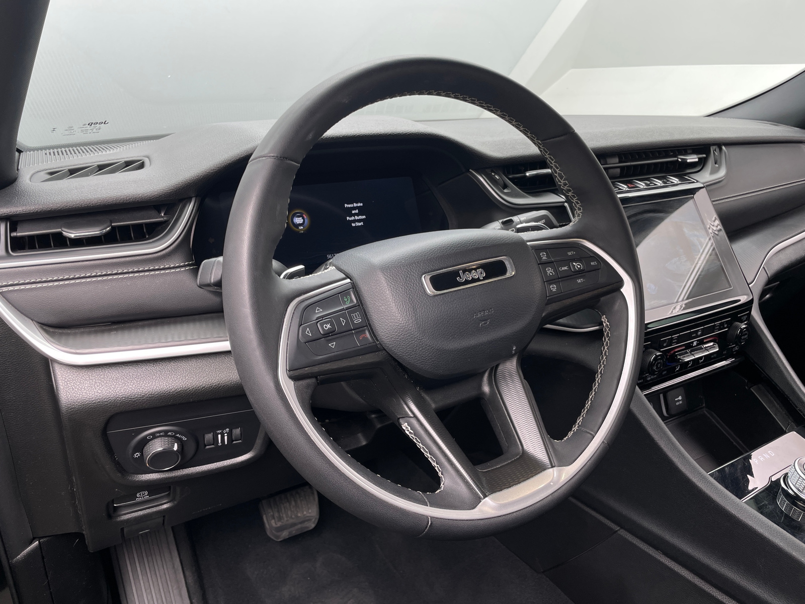 Thumbnail: 2023 Jeep Grand Cherokee L - 4