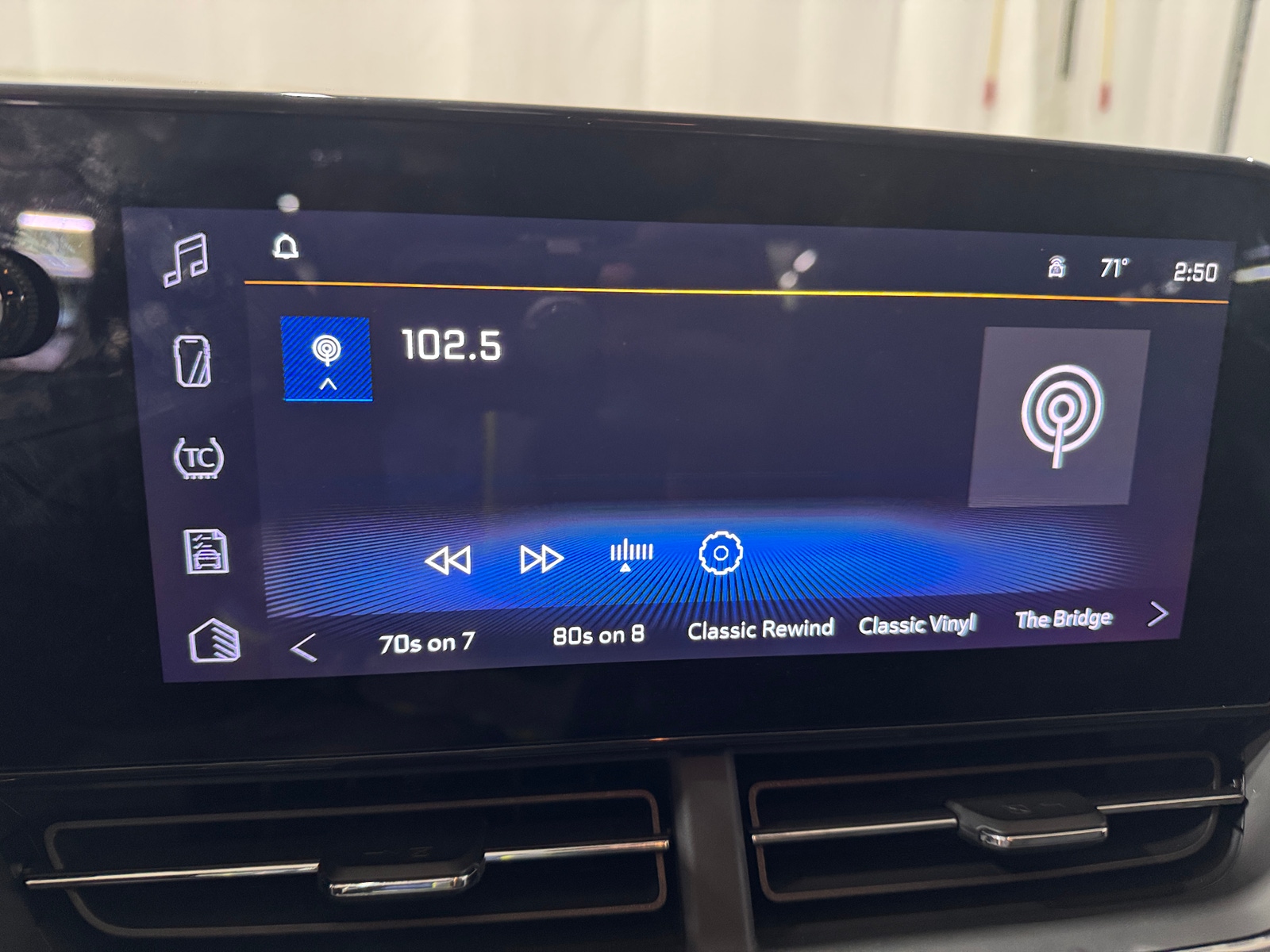 Thumbnail: 2025 Chevrolet Trax - 4