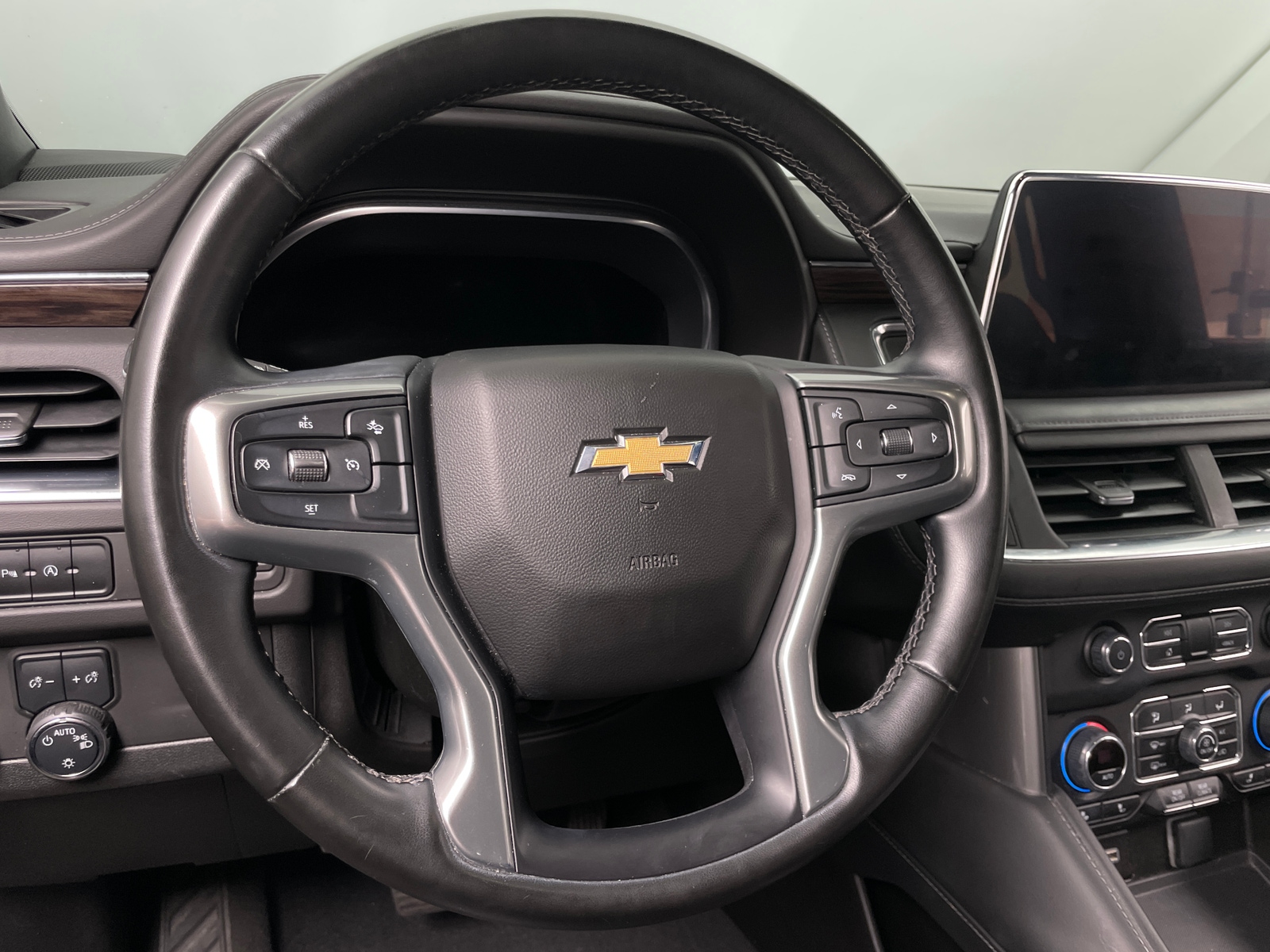 Thumbnail: 2023 Chevrolet Tahoe - 4