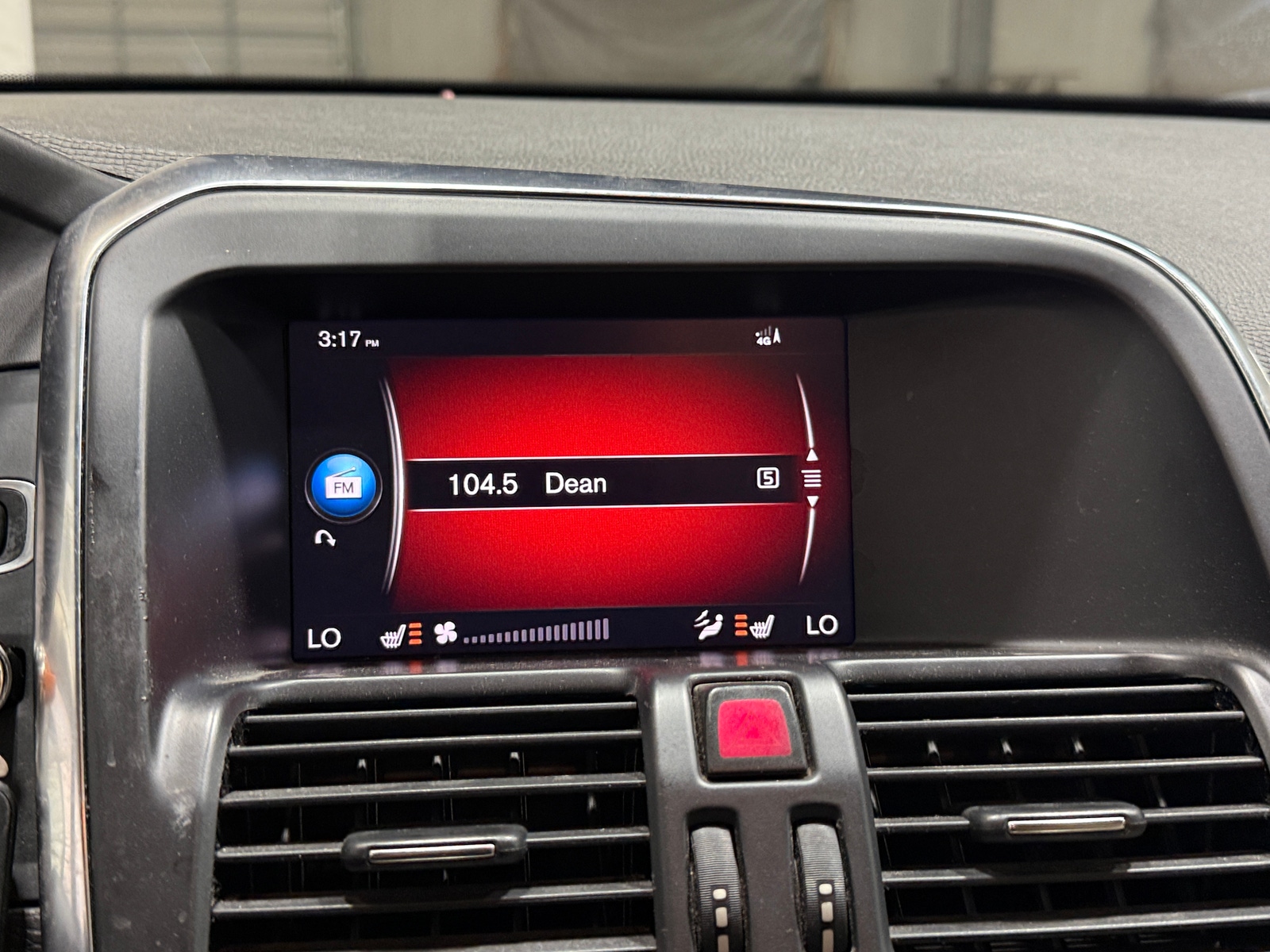 Thumbnail: 2017 Volvo XC60 - 3