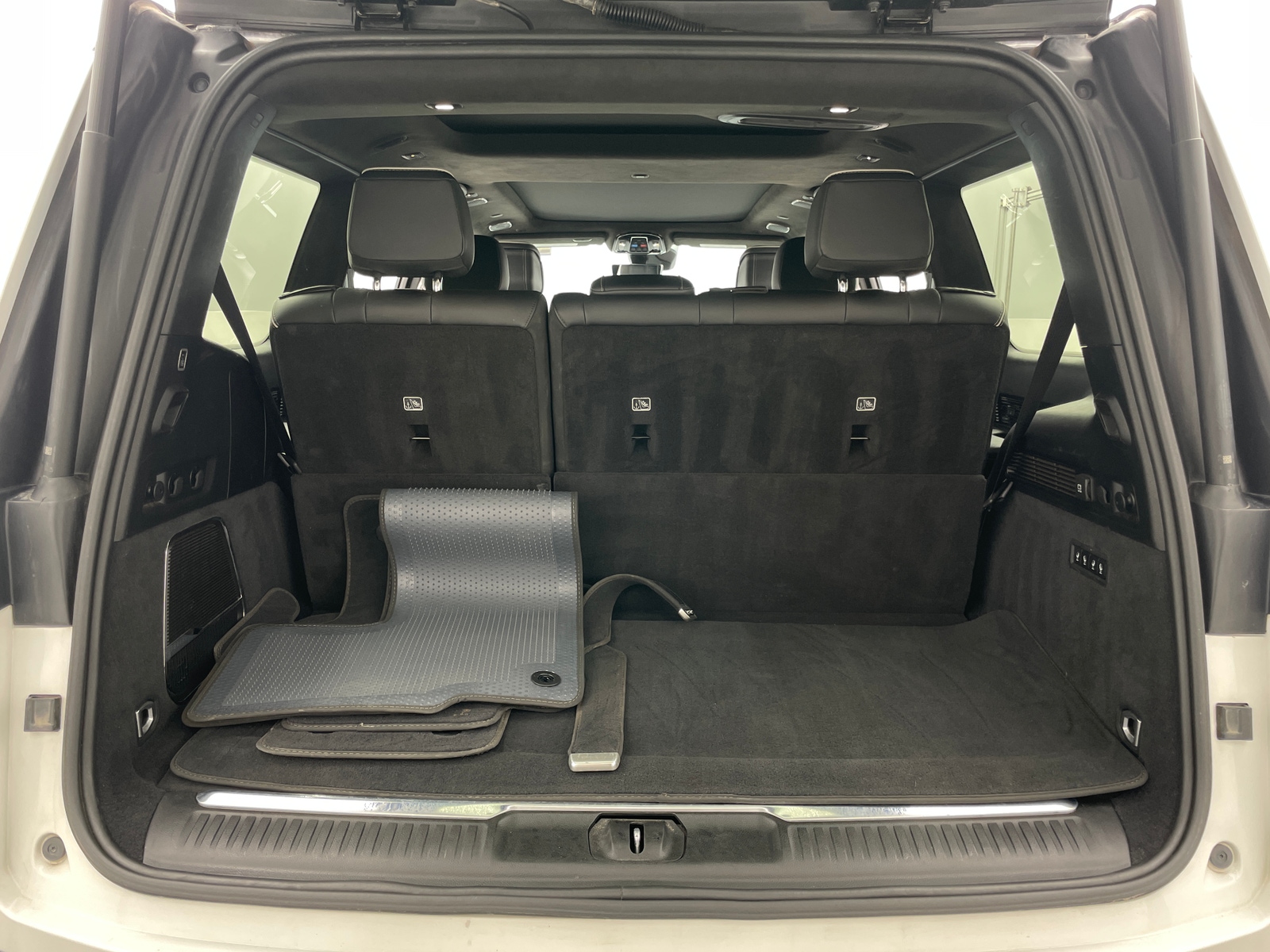 Thumbnail: 2024 Jeep Grand Wagoneer - 6