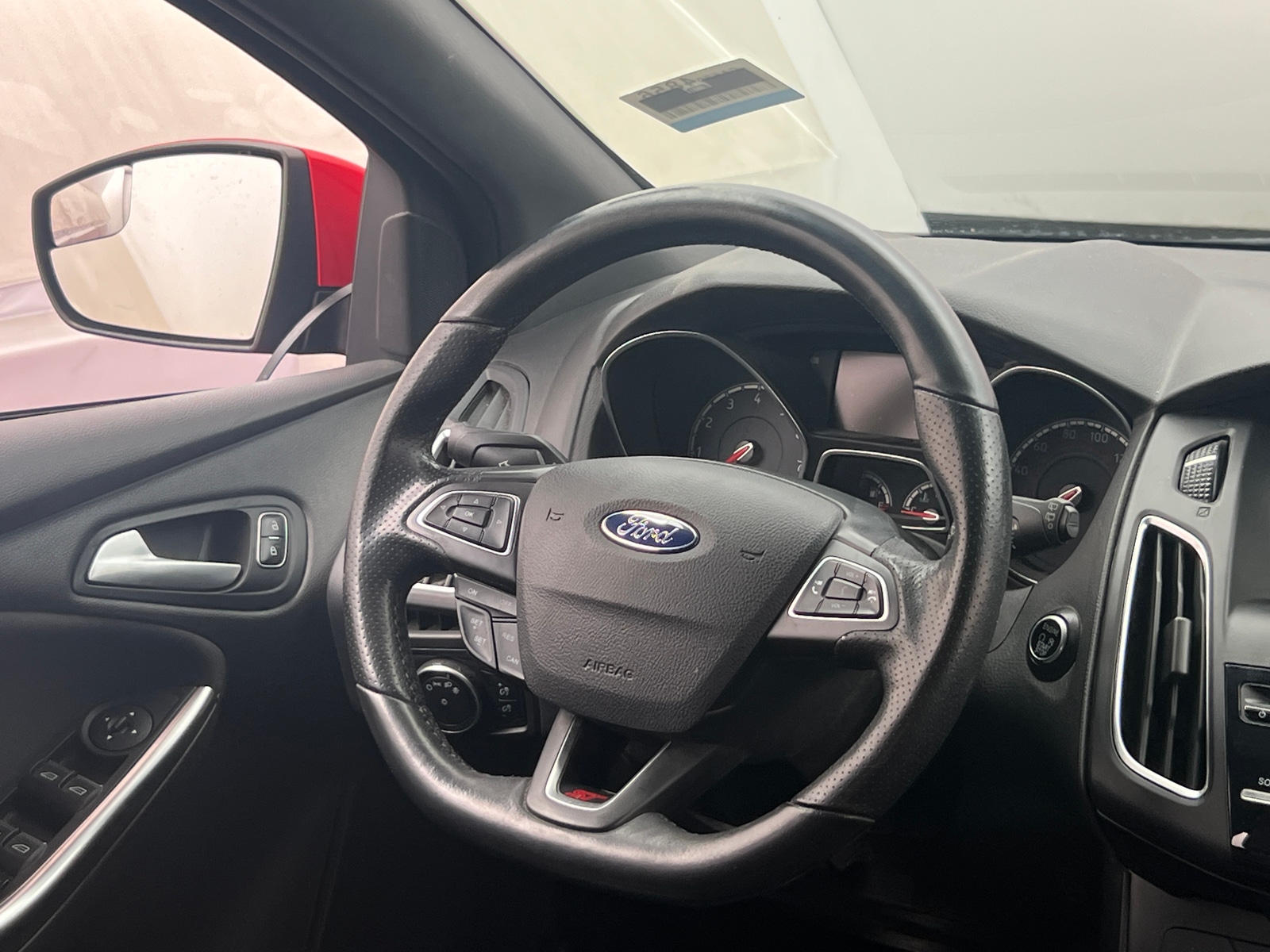 Thumbnail: 2016 Ford Focus - 4