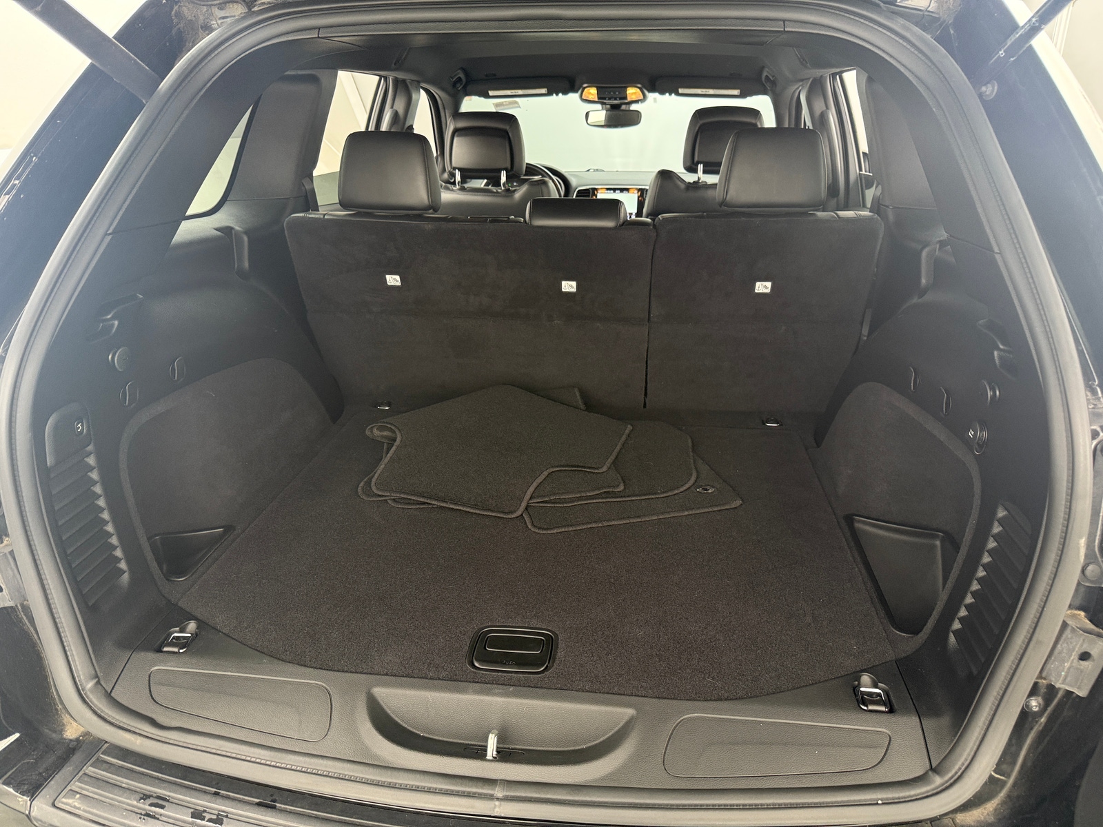 Thumbnail: 2020 Jeep Grand Cherokee - 7