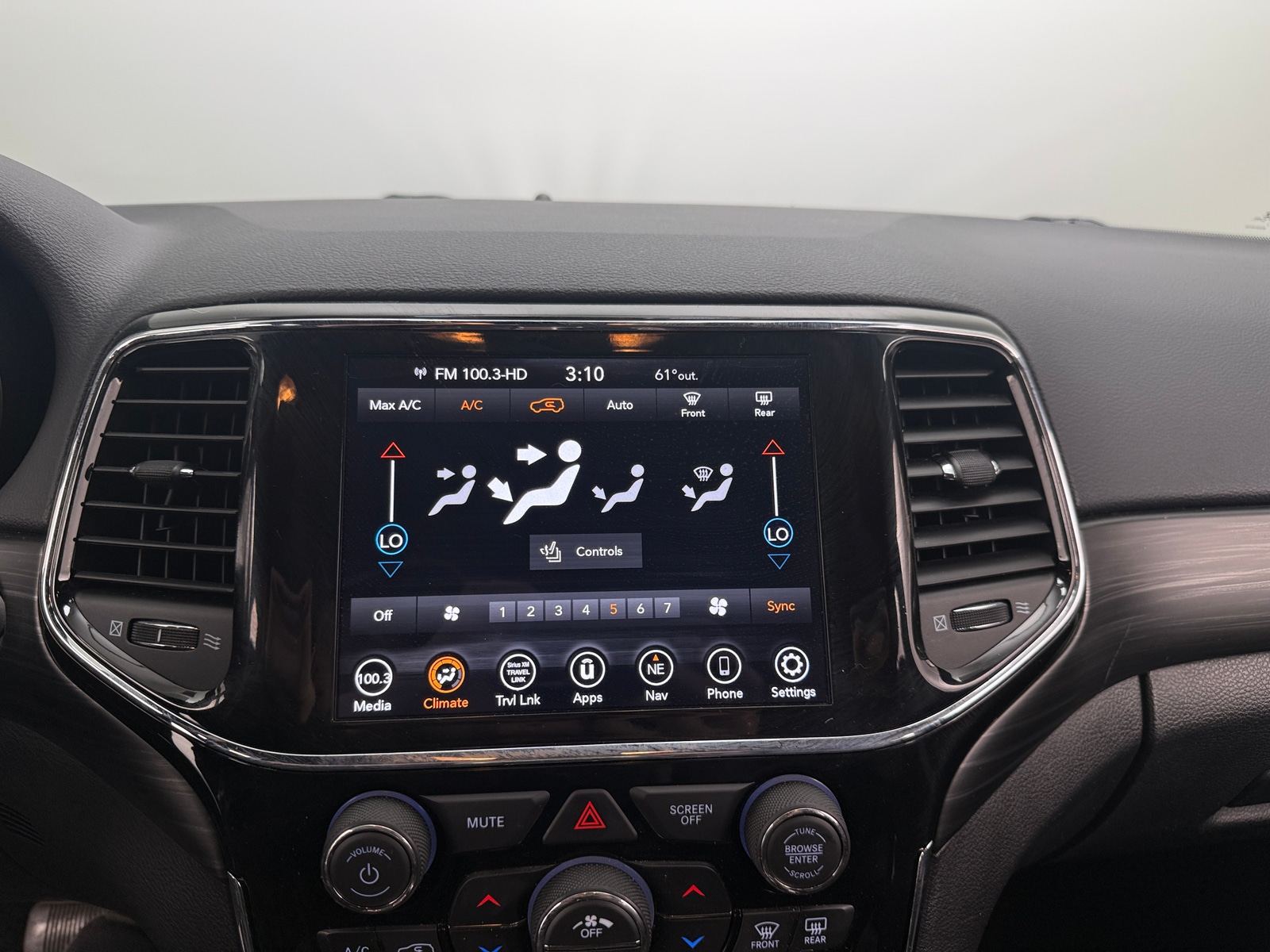 Thumbnail: 2020 Jeep Grand Cherokee - 4